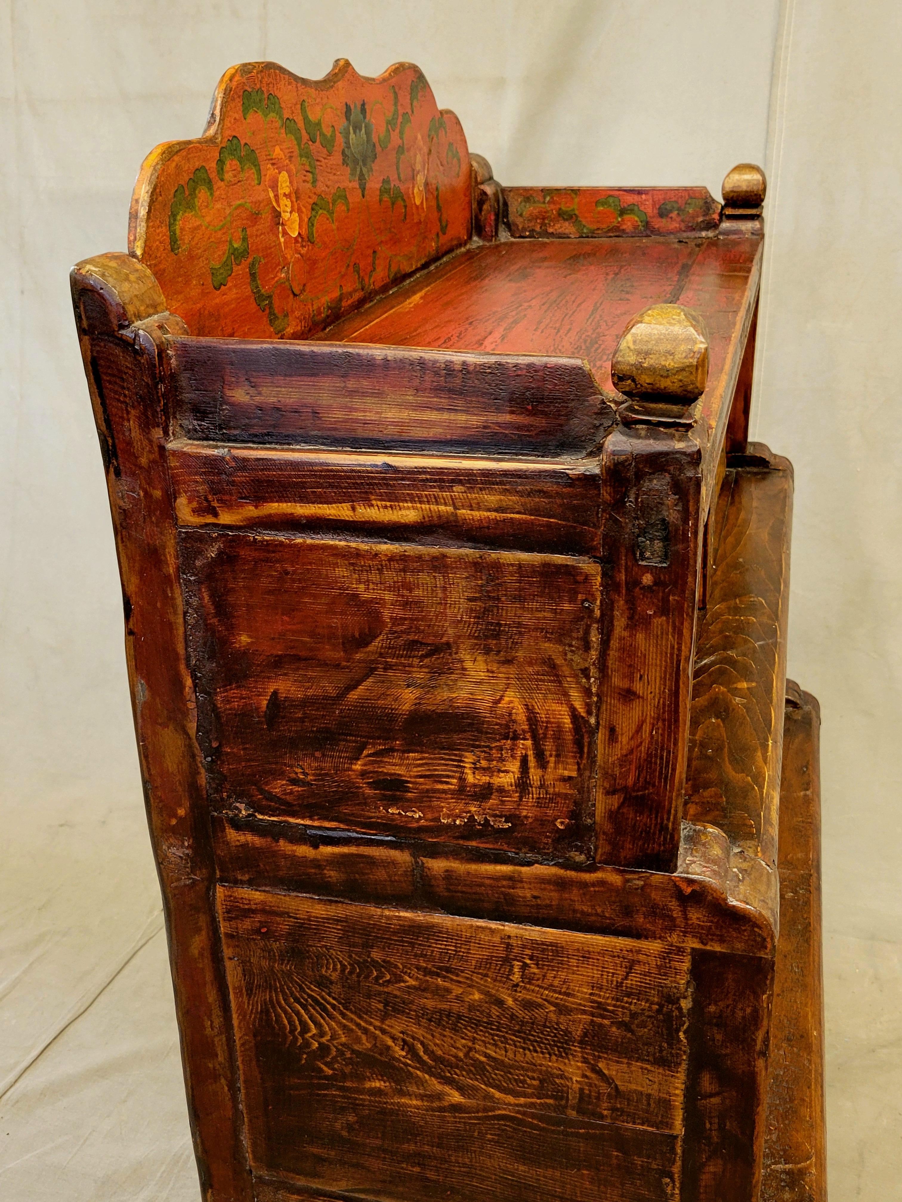 Antico mobile da altare tibetano a gradini del 1920 in vendita 3