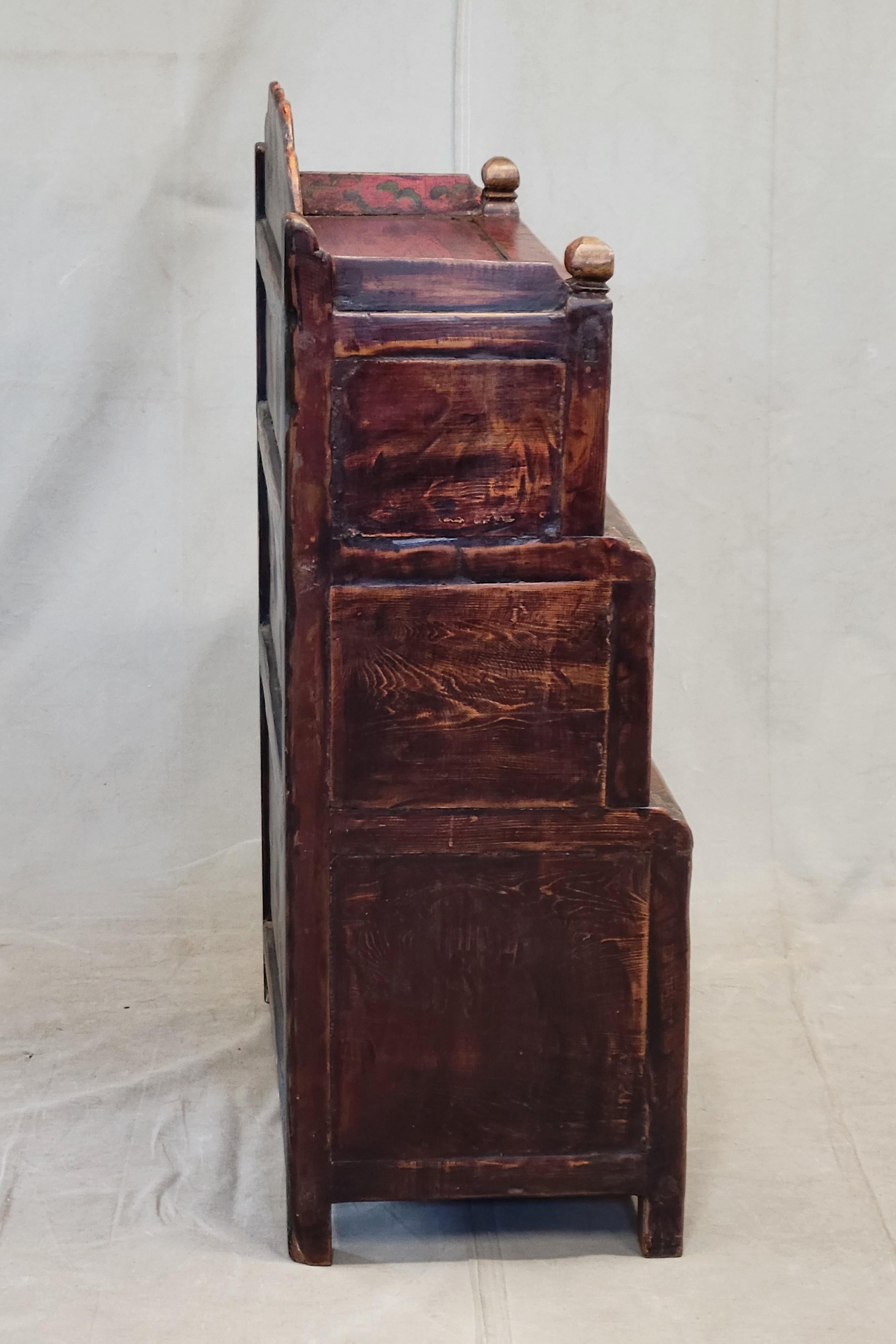 Antico mobile da altare tibetano a gradini del 1920 in vendita 5