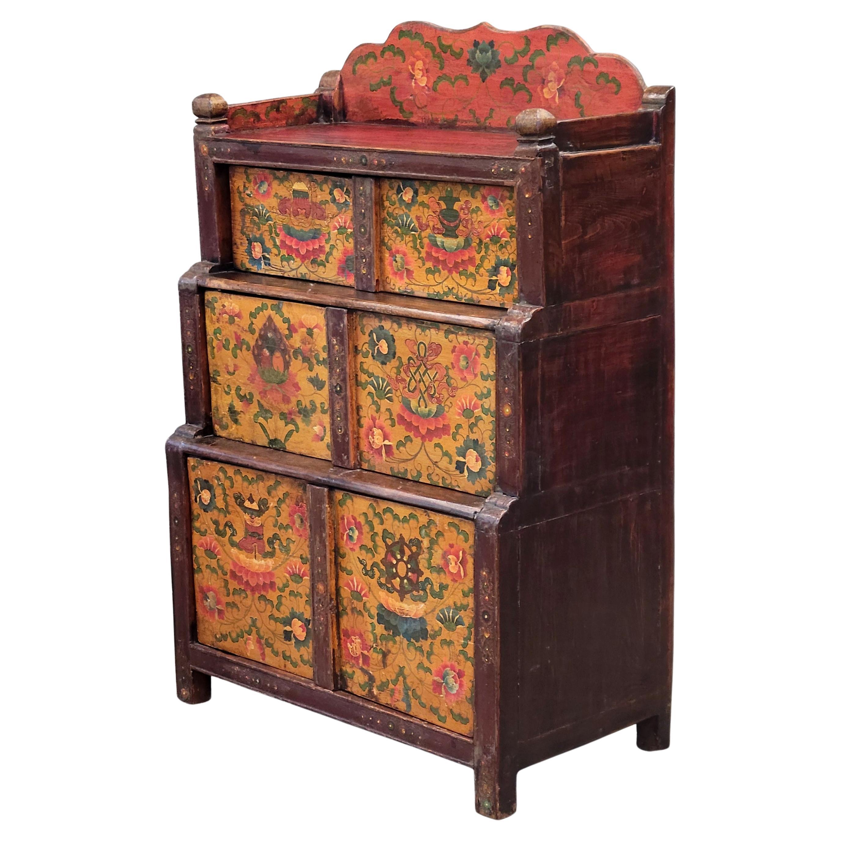 Antico mobile da altare tibetano a gradini del 1920 in vendita
