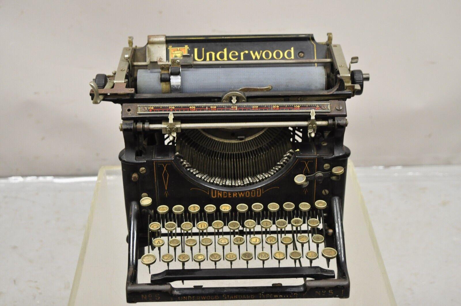 Antique 1920s Underwood Typewriter Standard Typewriter No. 5.  Circa 1920s. Measurements: 9.5