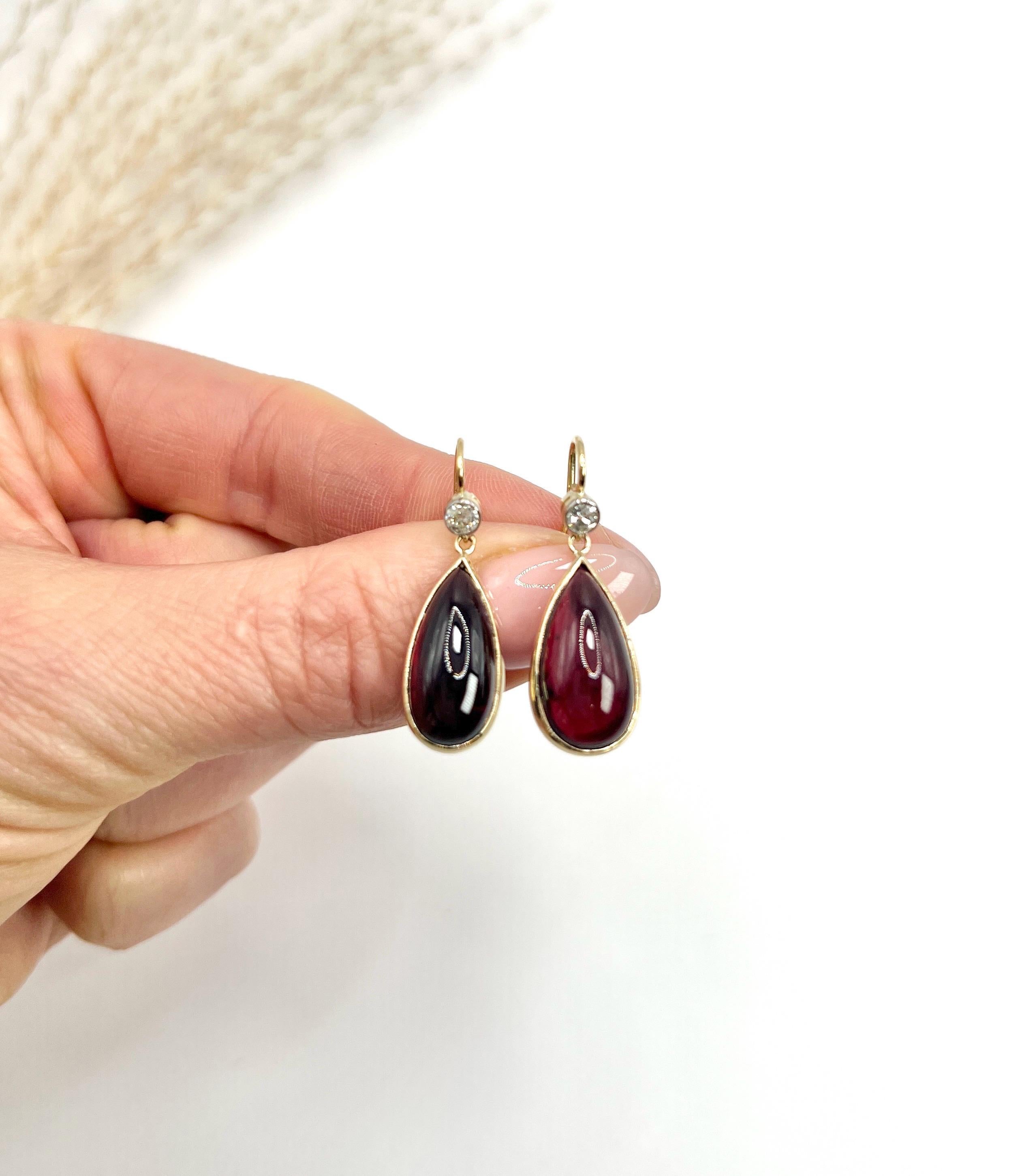 Cabochon Antique 1920s Yellow Gold, Diamond & Garnet Teardrop Earrings For Sale