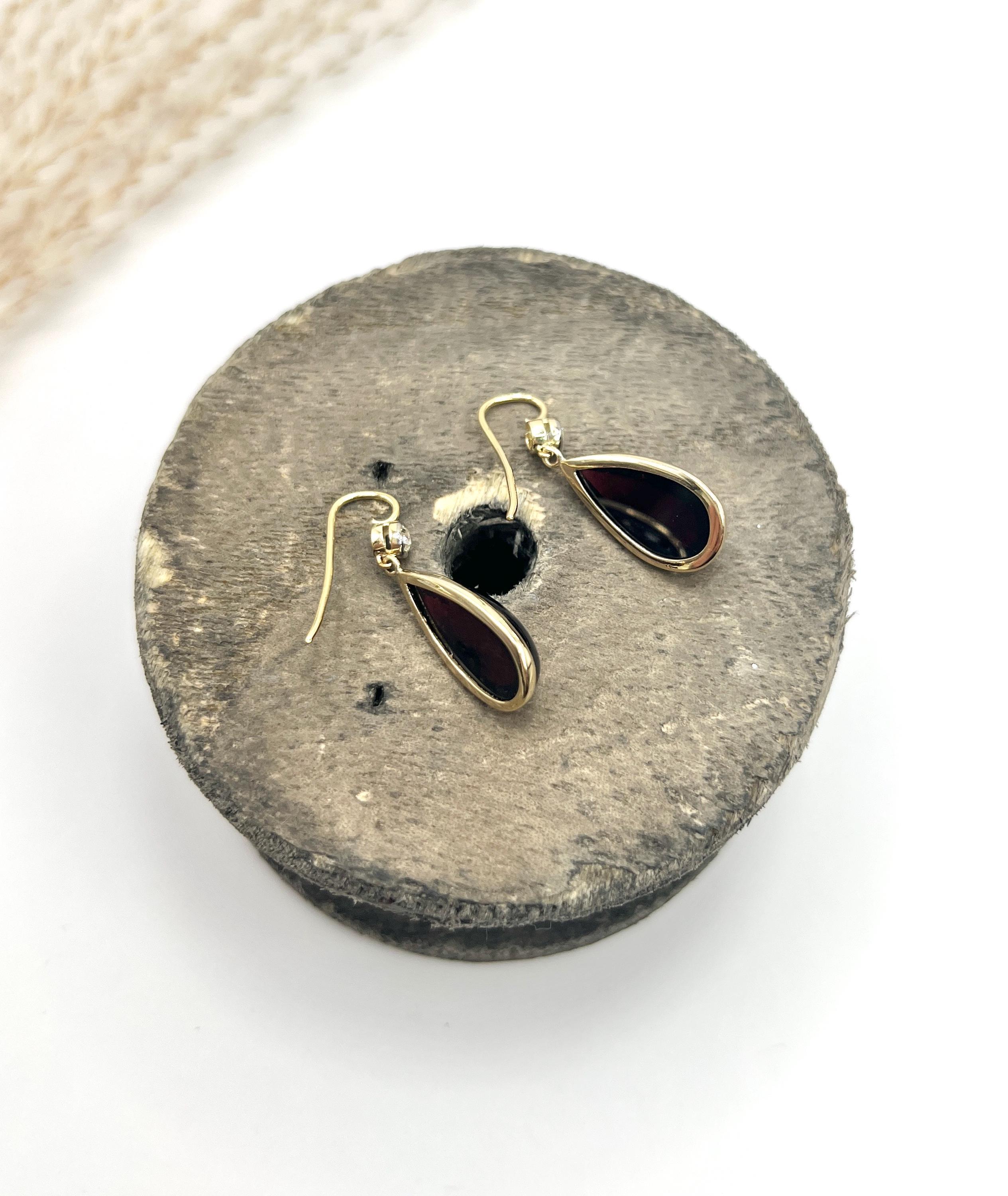 Antique 1920s Yellow Gold, Diamond & Garnet Teardrop Earrings For Sale 3