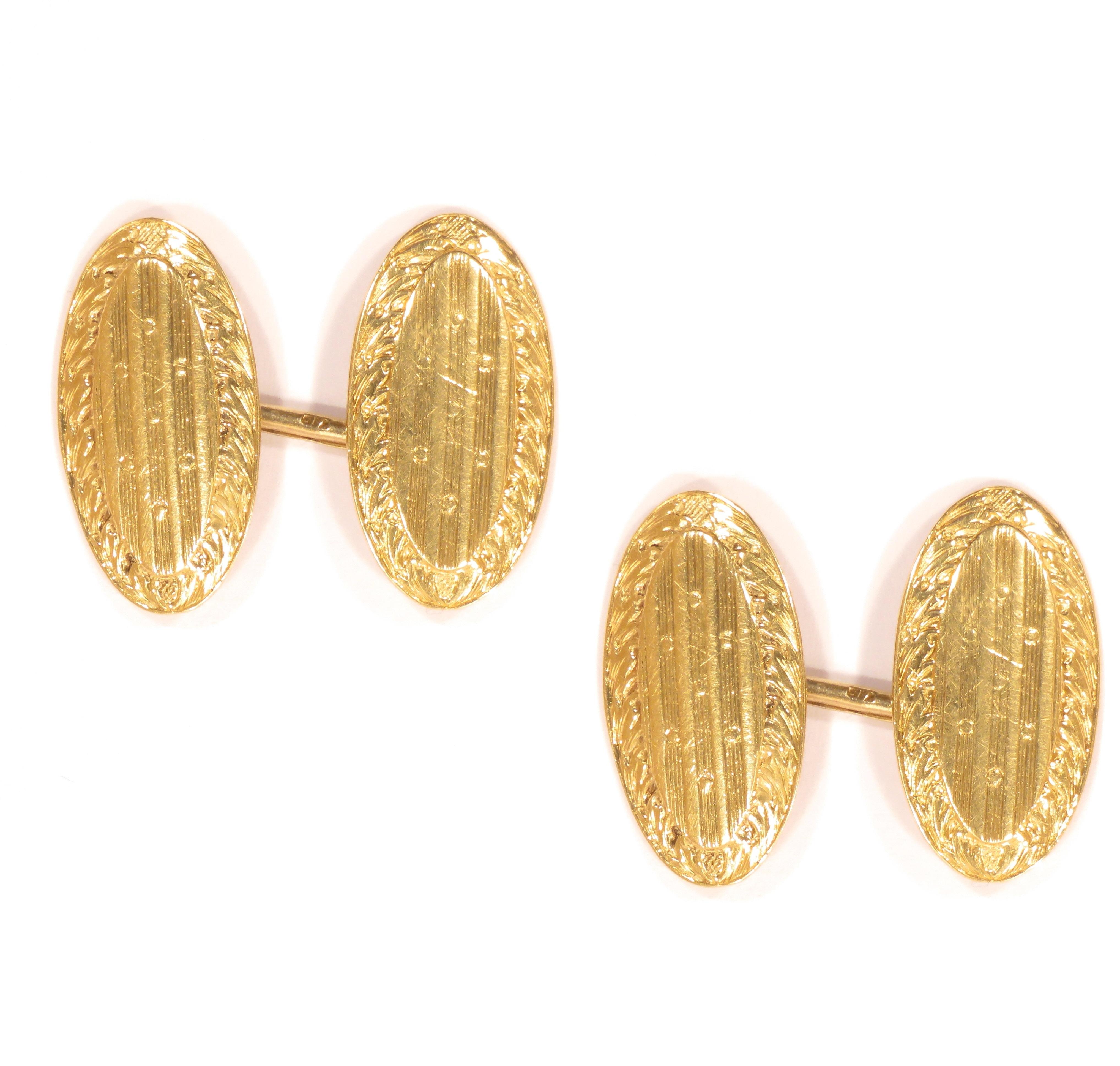 18k gold oval shaped engraved cufflinks.
Ovals are 22 X 12 millimeters / 0,866142 X 0,472441 inches
Ready for delivery. It can be shipped with express delivery on