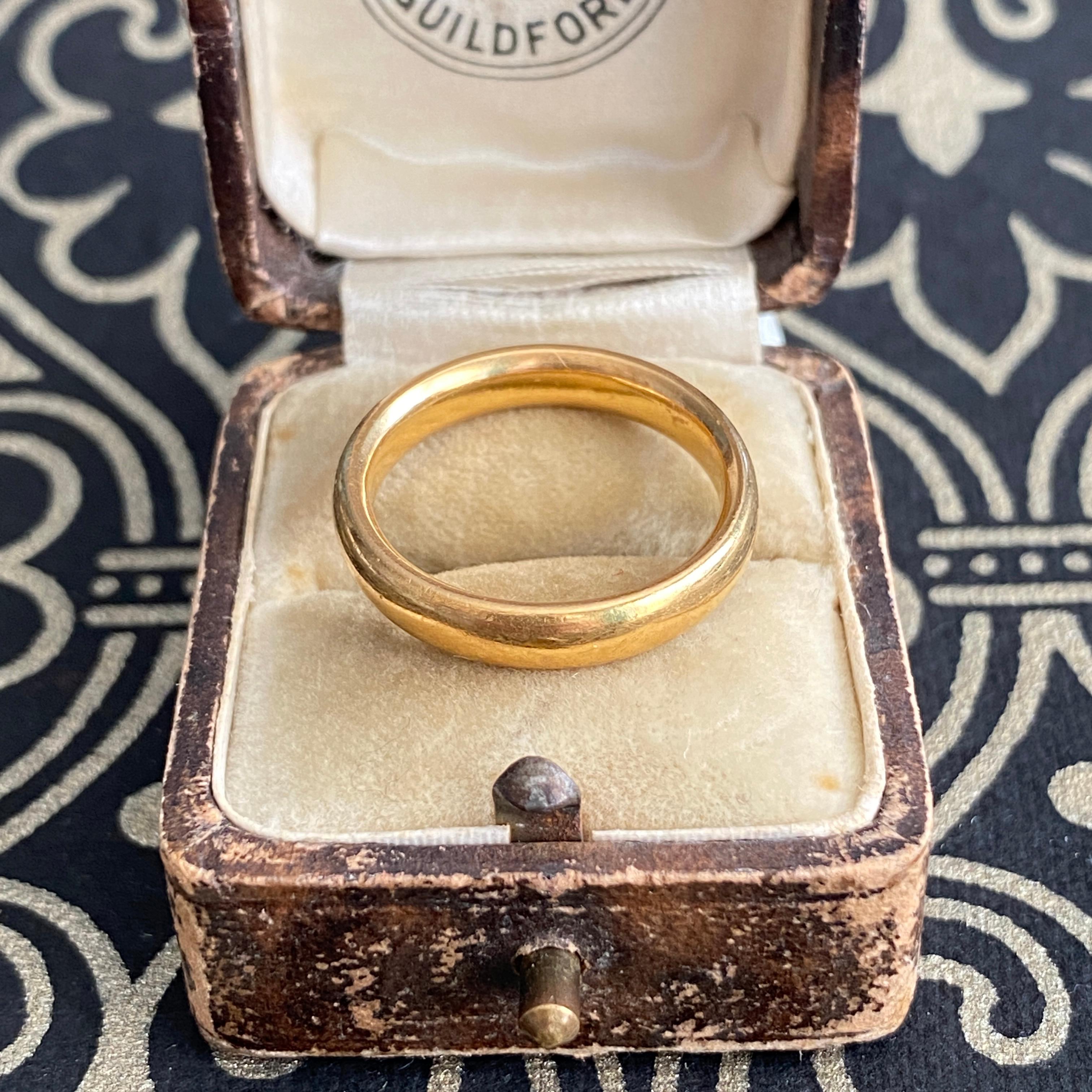 Antique 1927 22k Heavy Rounded Wedding Band Ring 5