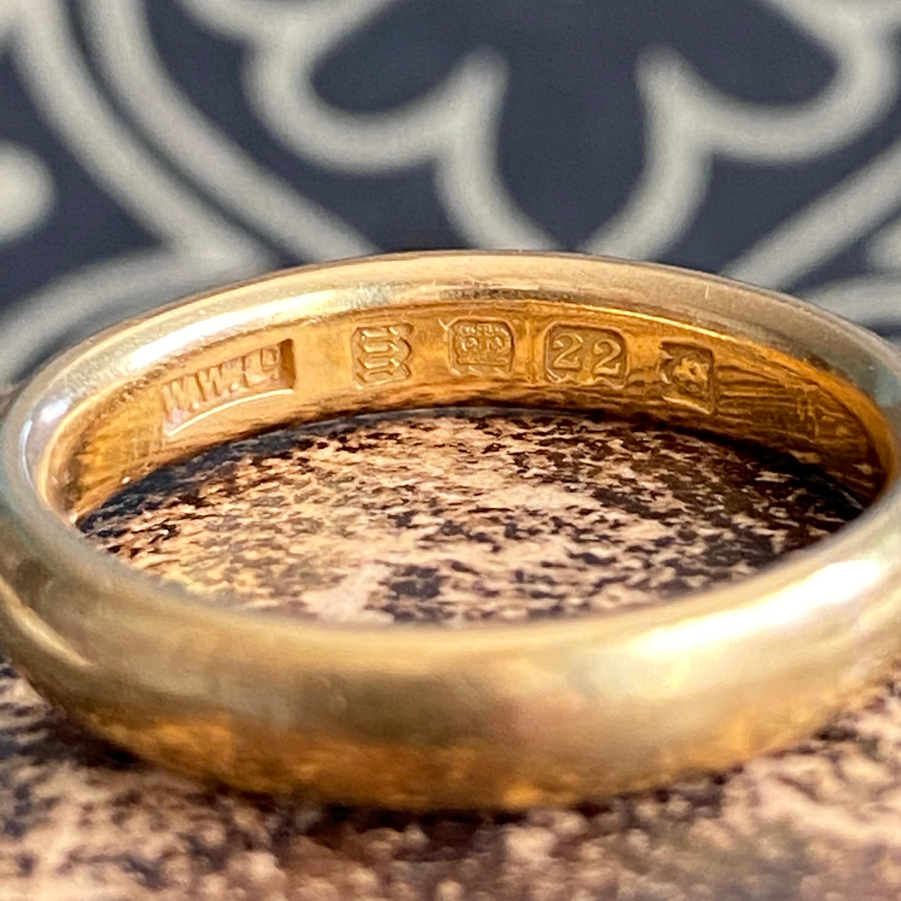 Antique 1927 22k Heavy Rounded Wedding Band Ring 12