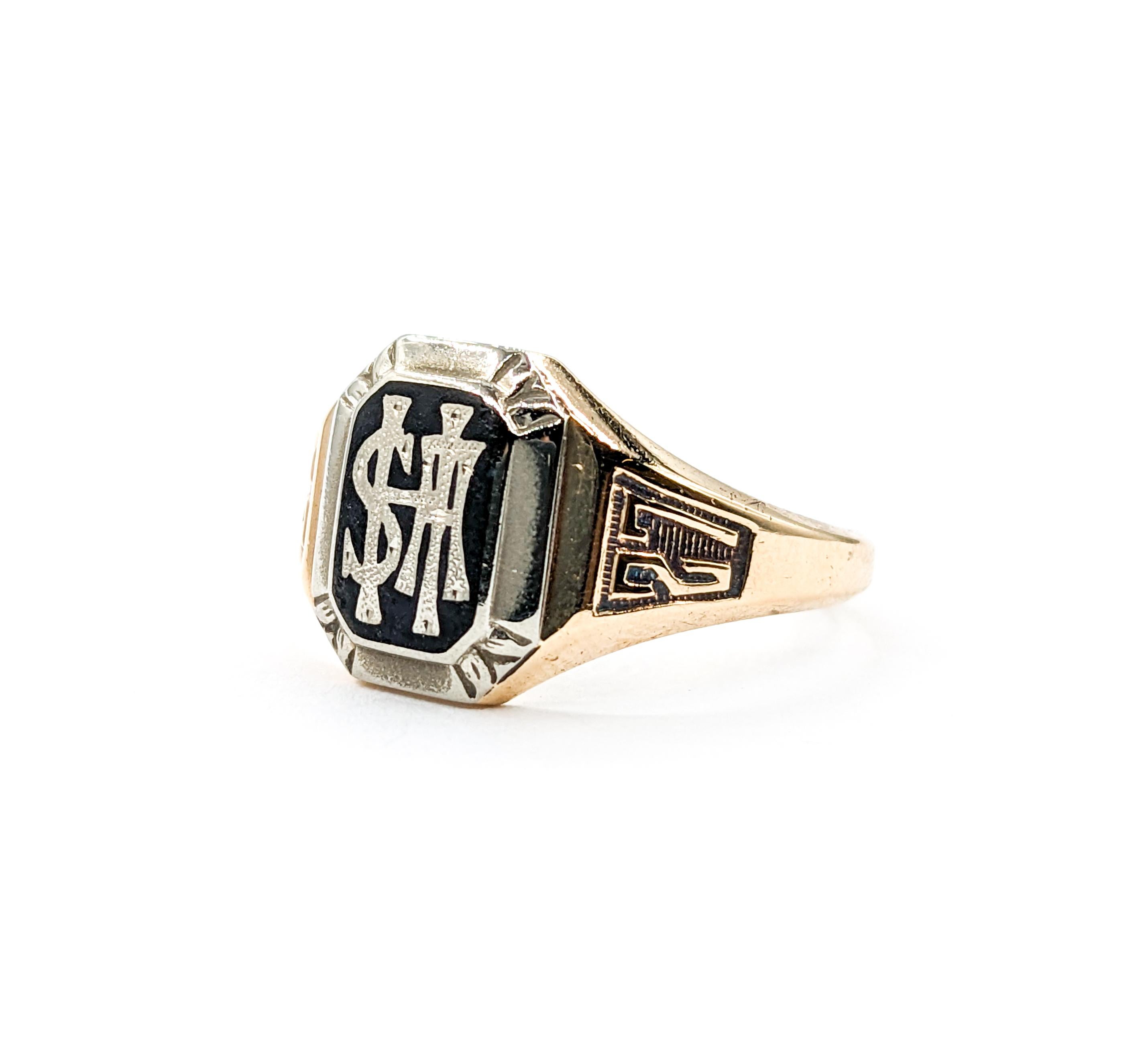 Antique 1927 Class Ring in Yellow Gold  For Sale 1