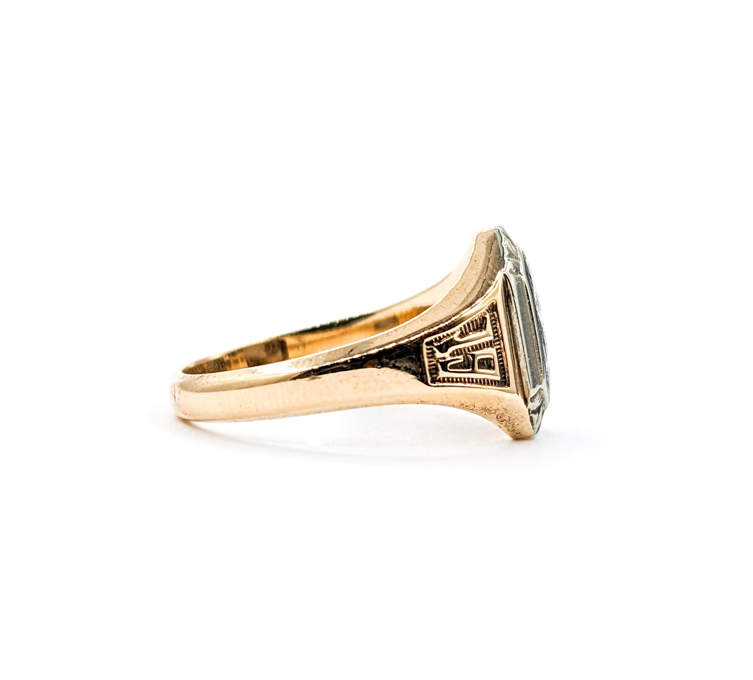 Antique 1927 Class Ring in Yellow Gold  For Sale 4