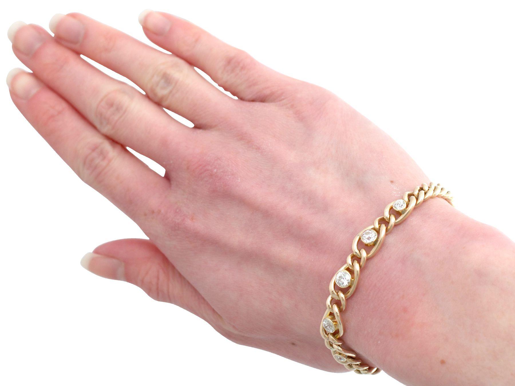 Bracelet ancien en or jaune et diamants de 1,93 carat  en vente 1