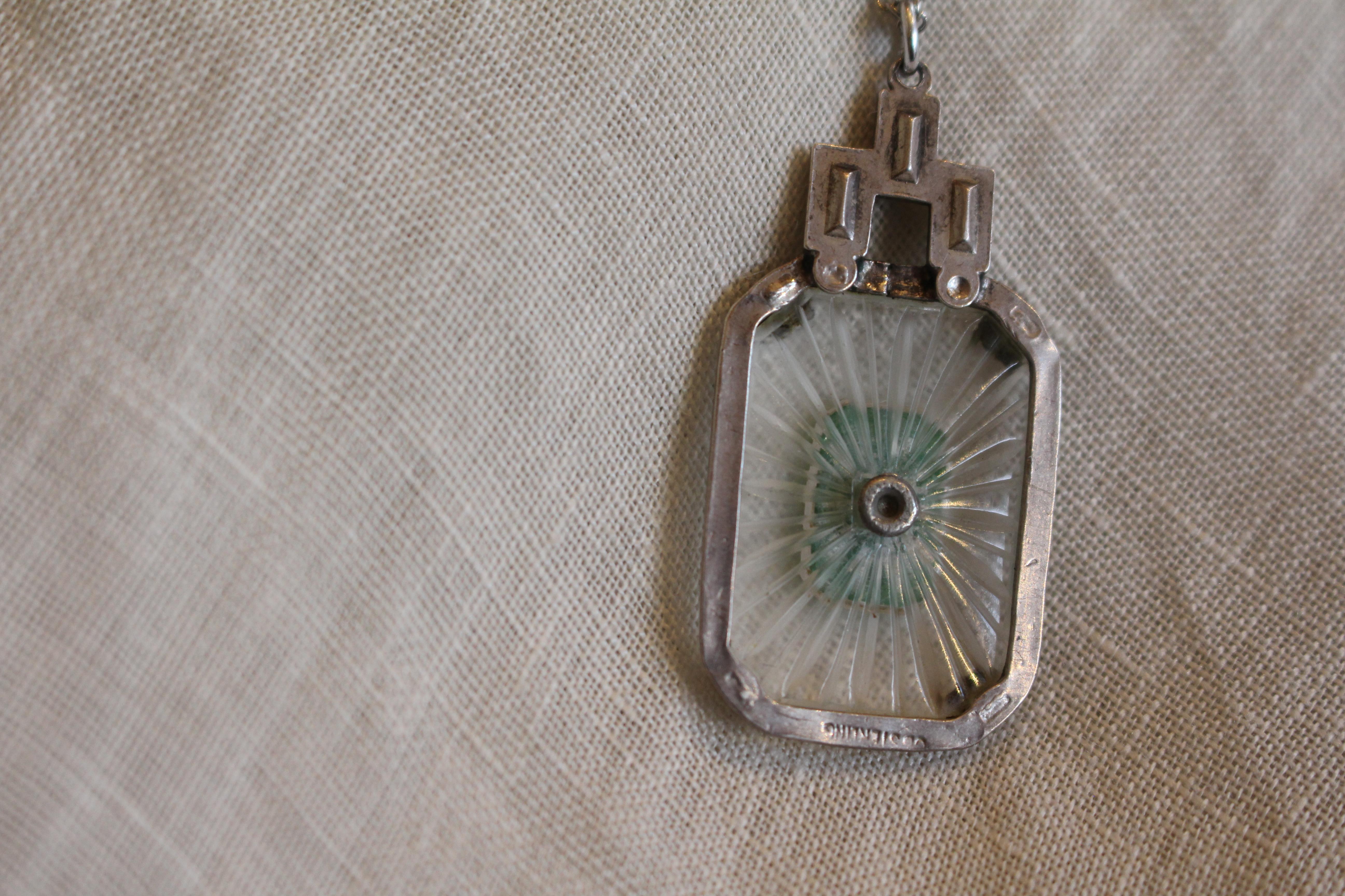 1930 Art Deco Paste Jade Glass Drop Pendant Necklace Sautoir Silver Chain In Good Condition For Sale In Dorking, Surrey