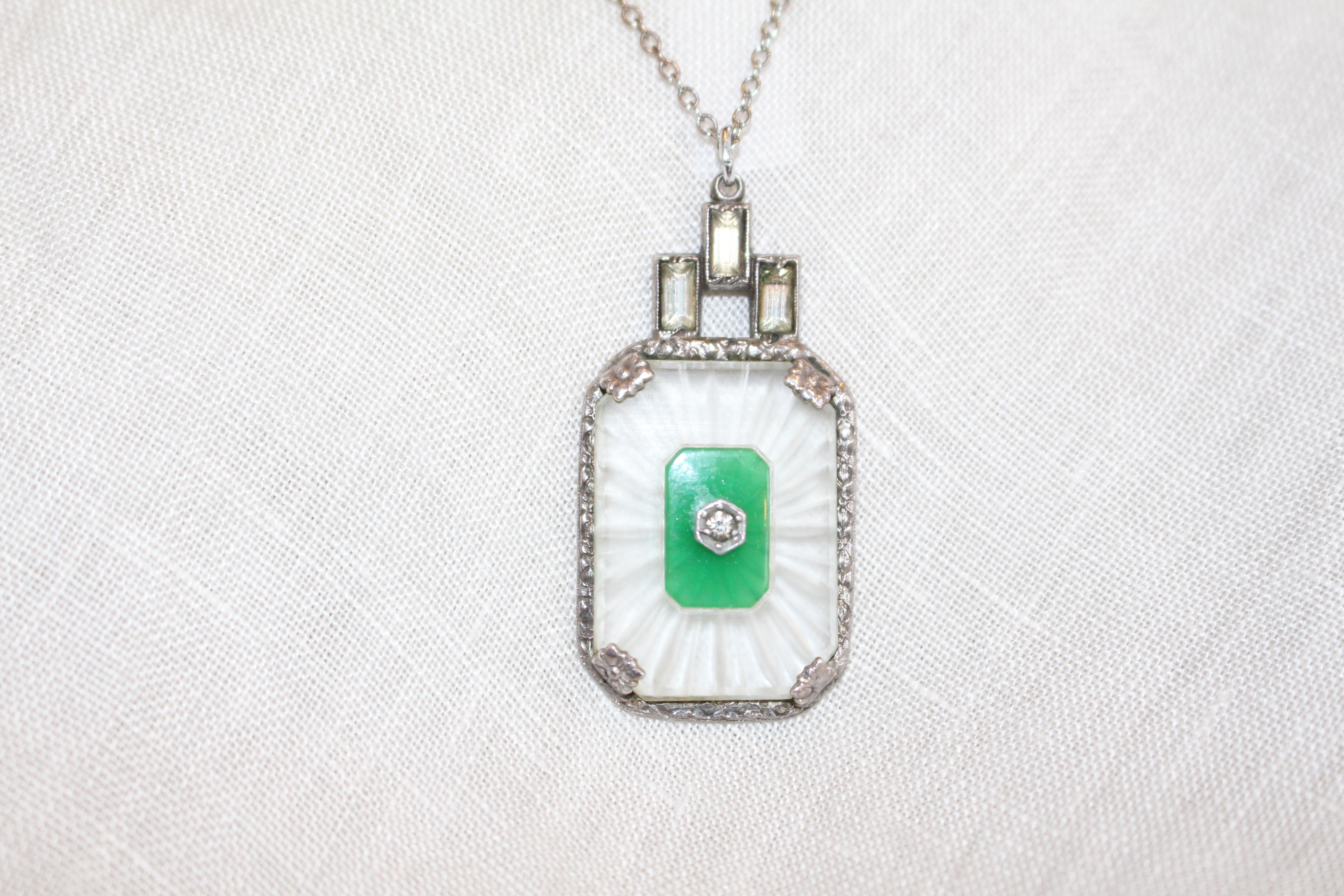1930 Art Deco Paste Jade Glass Drop Pendant Necklace Sautoir Silver Chain For Sale 1