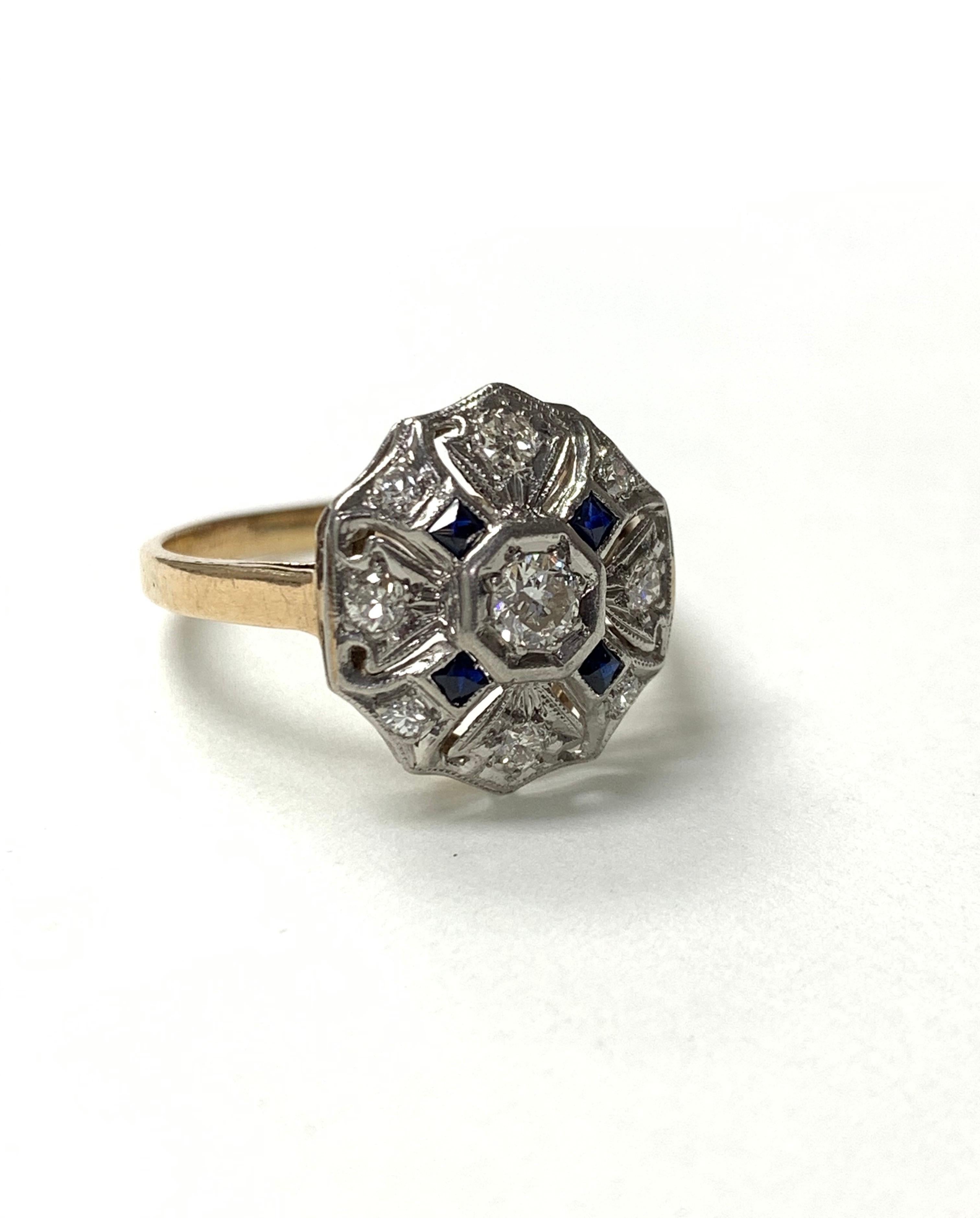 Antiker Ring aus 14 Karat Weiß-Weißgold mit weißem Diamant und blauem Saphir aus dem Jahr 1930 (Alteuropäischer Schliff) im Angebot