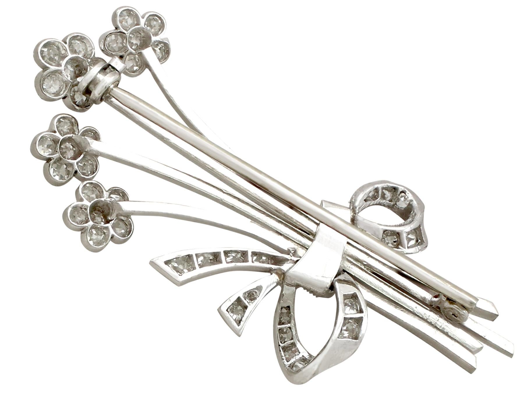 Antique 1930s 1.26 carat Diamond and Platinum Spray Brooch In Excellent Condition In Jesmond, Newcastle Upon Tyne