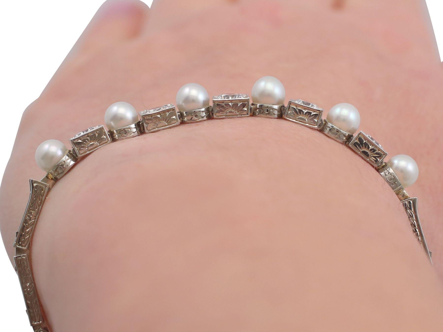 1930s Antique 1.38 Carat Diamond and Cultured Pearl White Gold Bracelet For Sale 5