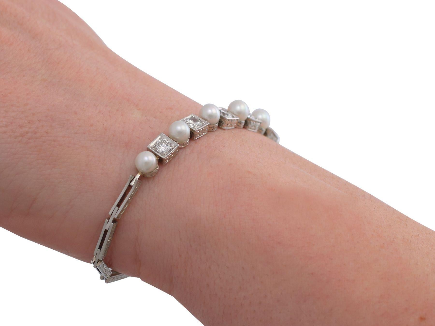 1930s Antique 1.38 Carat Diamond and Cultured Pearl White Gold Bracelet For Sale 4