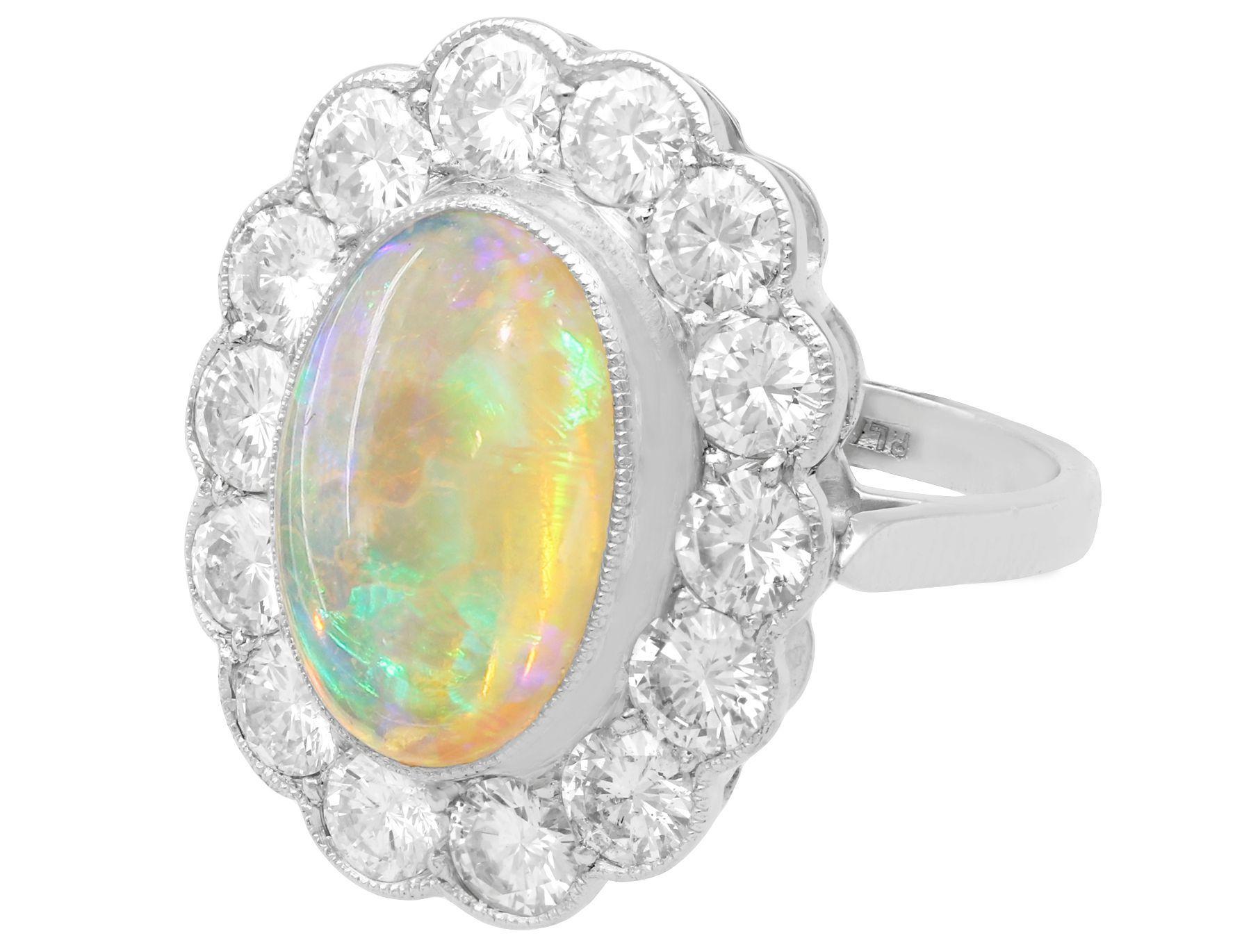 Antiker Platin-Cluster-Ring mit 2,19 Karat weißem Opal und 2,36 Karat Diamant im Zustand „Hervorragend“ im Angebot in Jesmond, Newcastle Upon Tyne