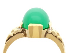 Antique 1930s 6.60 Carat Cabochon Cut Chrysoprase and Yellow Gold Cocktail Ring