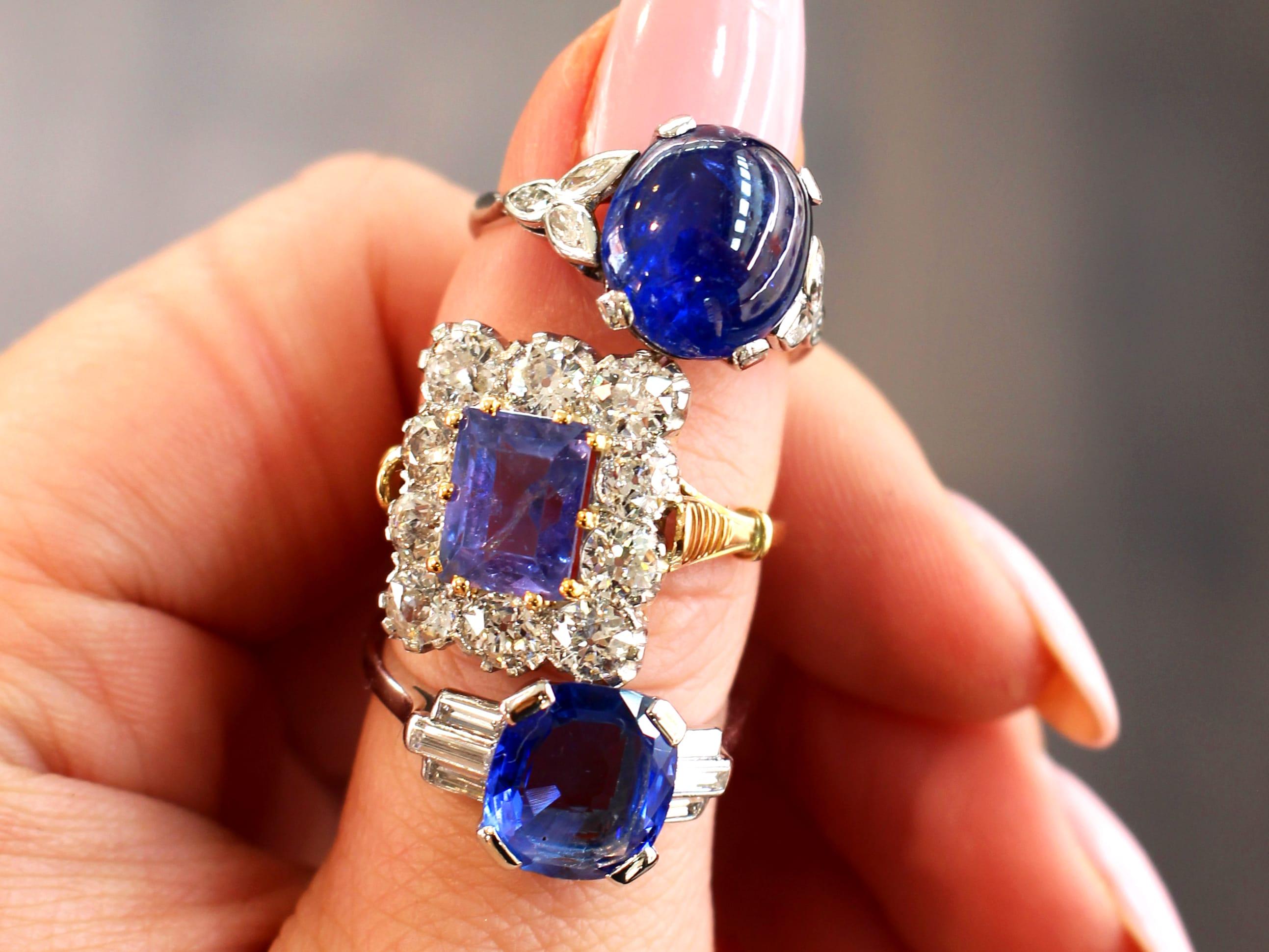 Antike 1930er Jahre 6,80 Ct Cabochon Cut Saphir und Diamant Platin Cocktail Ring im Zustand „Hervorragend“ im Angebot in Jesmond, Newcastle Upon Tyne