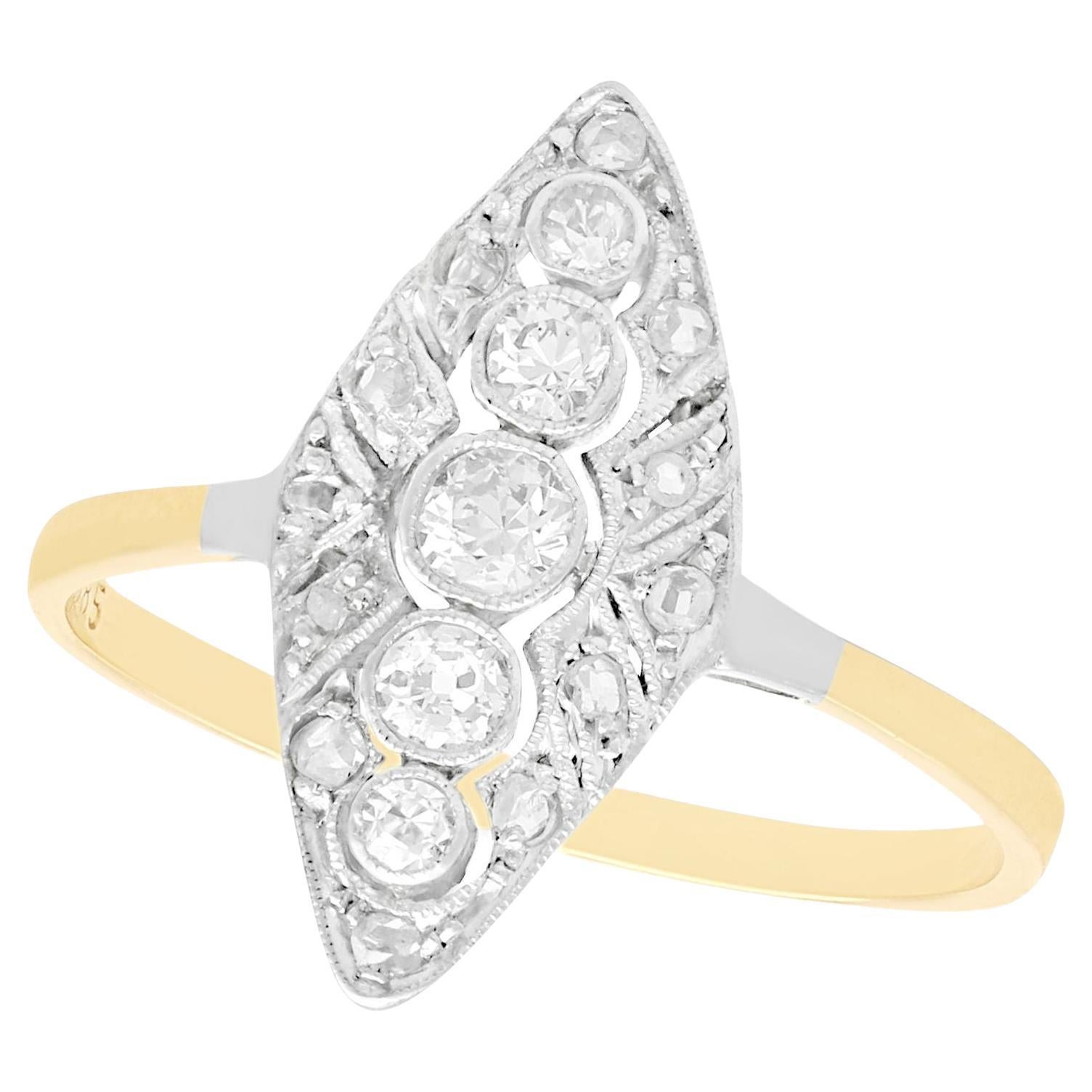 Bague de fiançailles marquise en or jaune avec diamants des années 1930