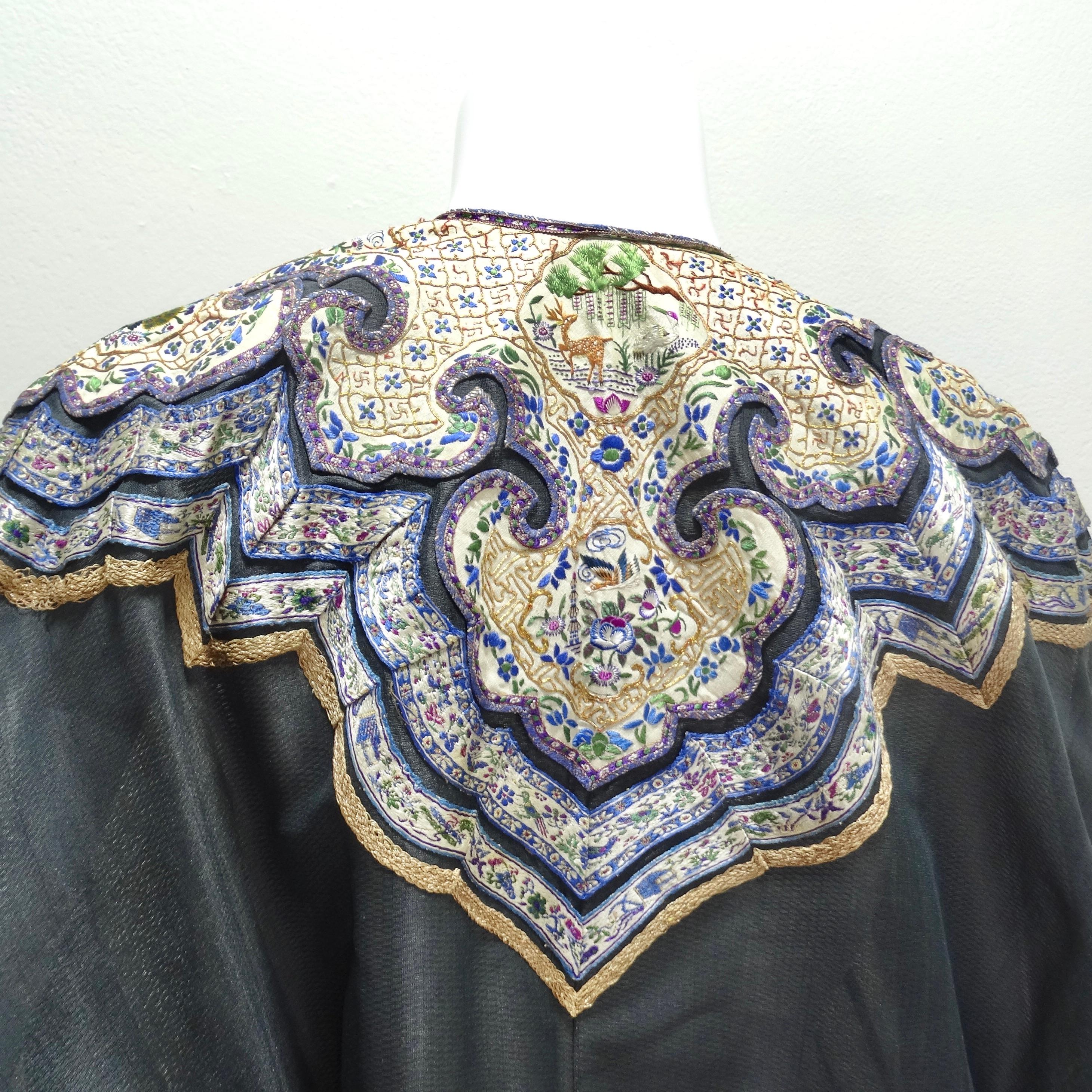 Antique 1930s Embroidered Chinese Gauze Robe For Sale 3
