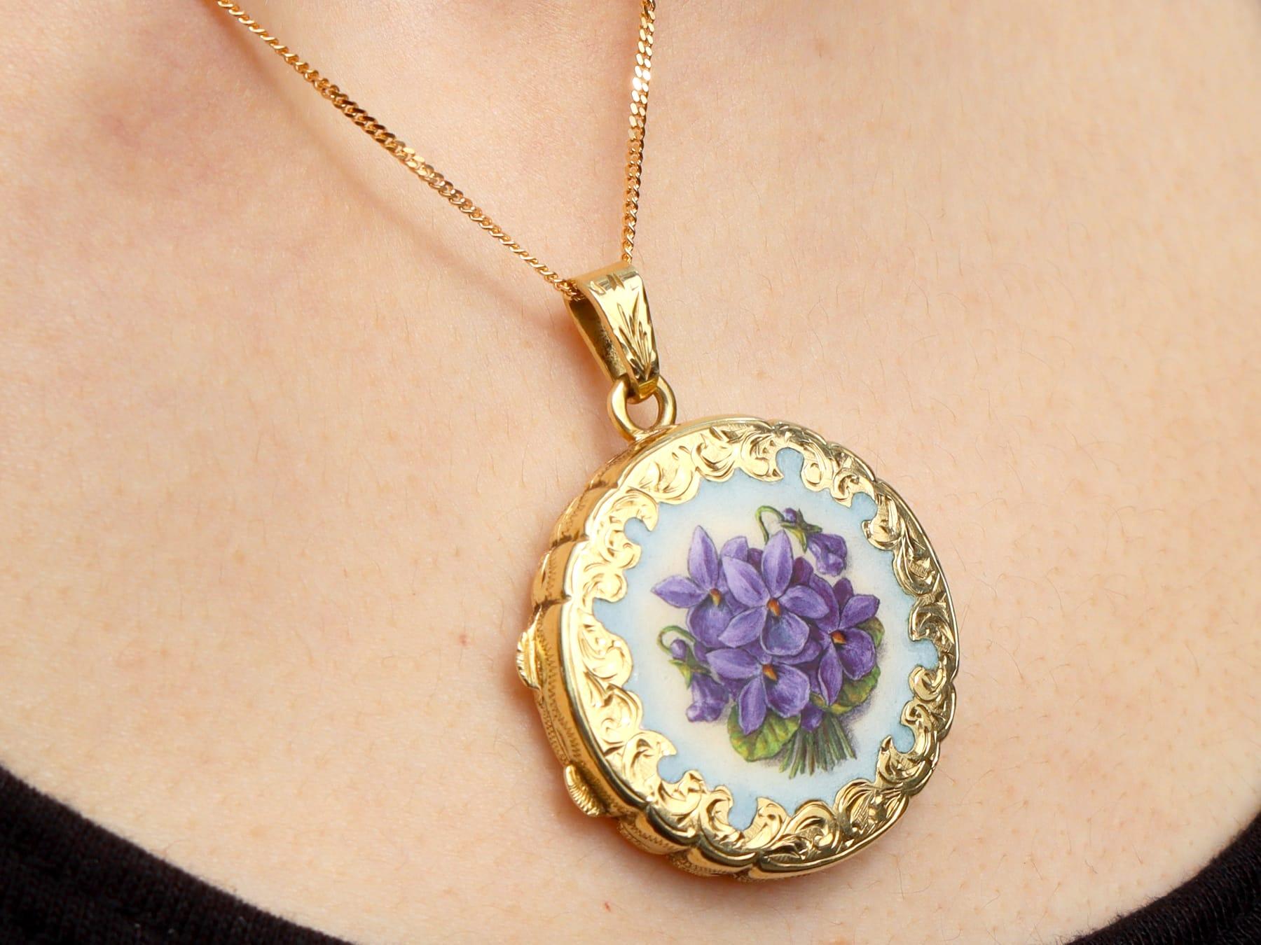 Antique 1930s Enamel and 14k Yellow Gold Pendant / Locket For Sale 8