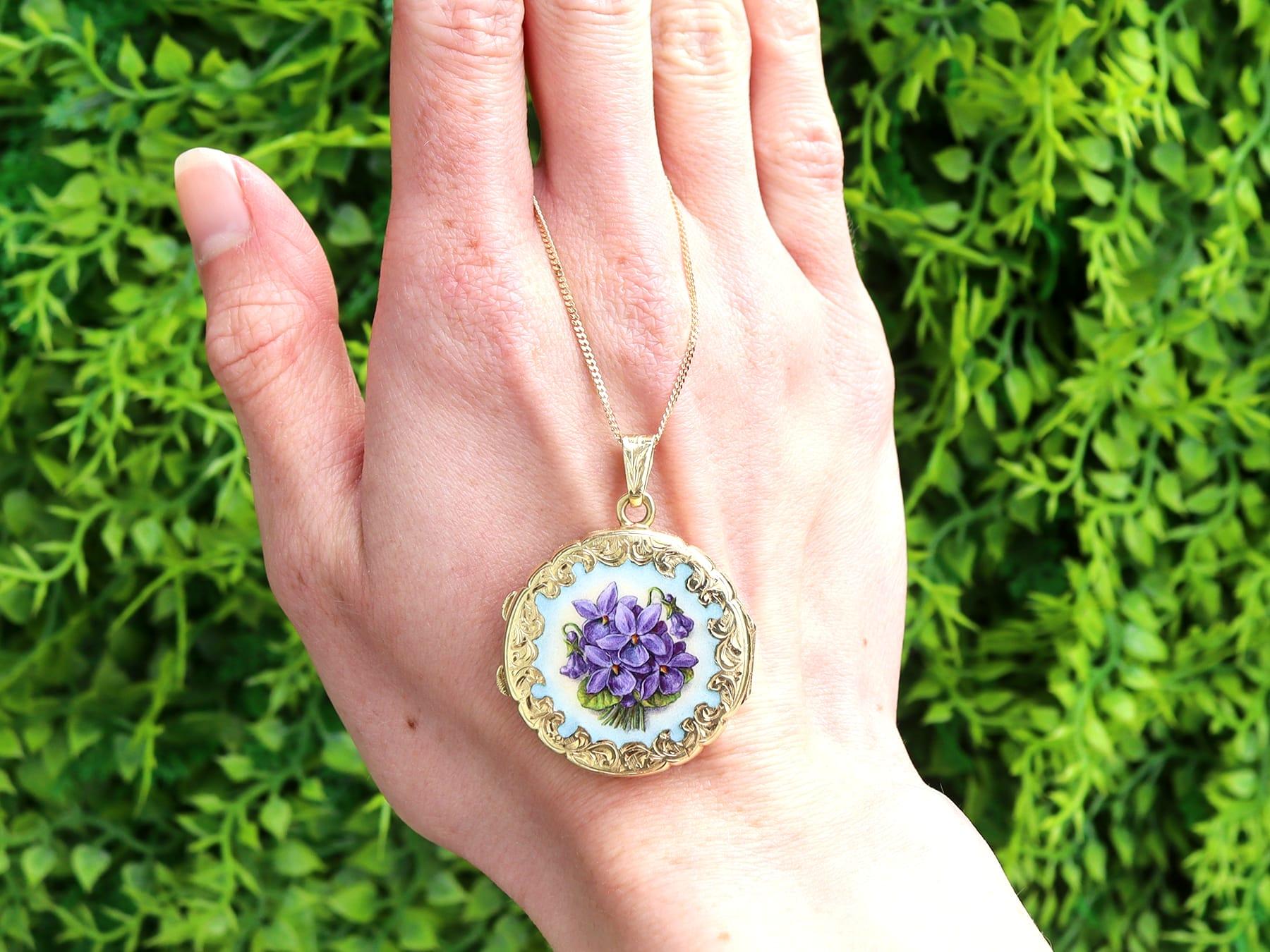 An exceptional, fine and impressive antique enamel and 14 karat yellow gold pendant/locket; part of our antique jewellery collections.

This exceptional, fine and impressive antique locket has been crafted in 14k yellow gold.

The locket has a