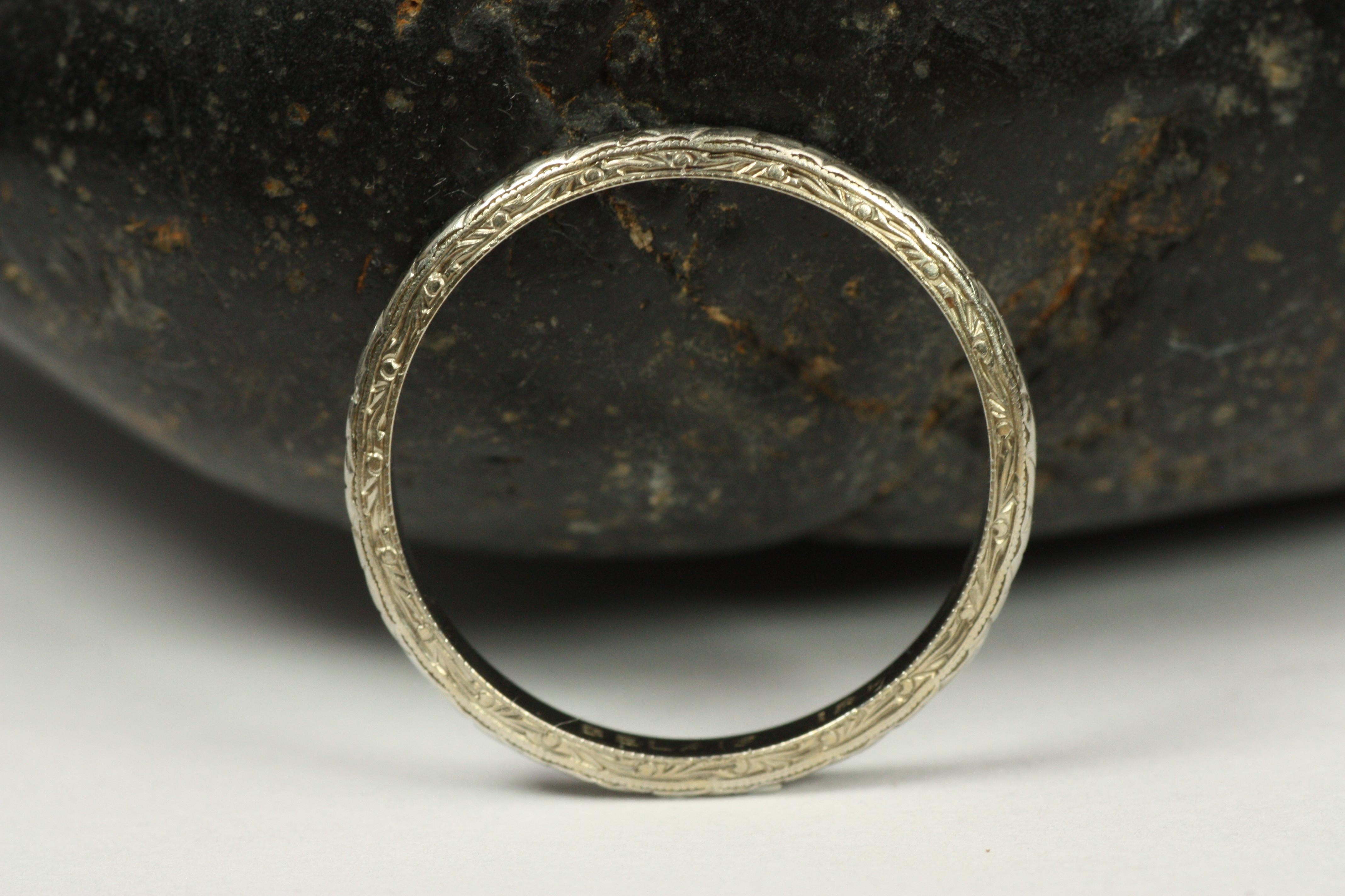 Antique 1930s Floral Hand-Engraved White Gold Wedding Band For Sale 3