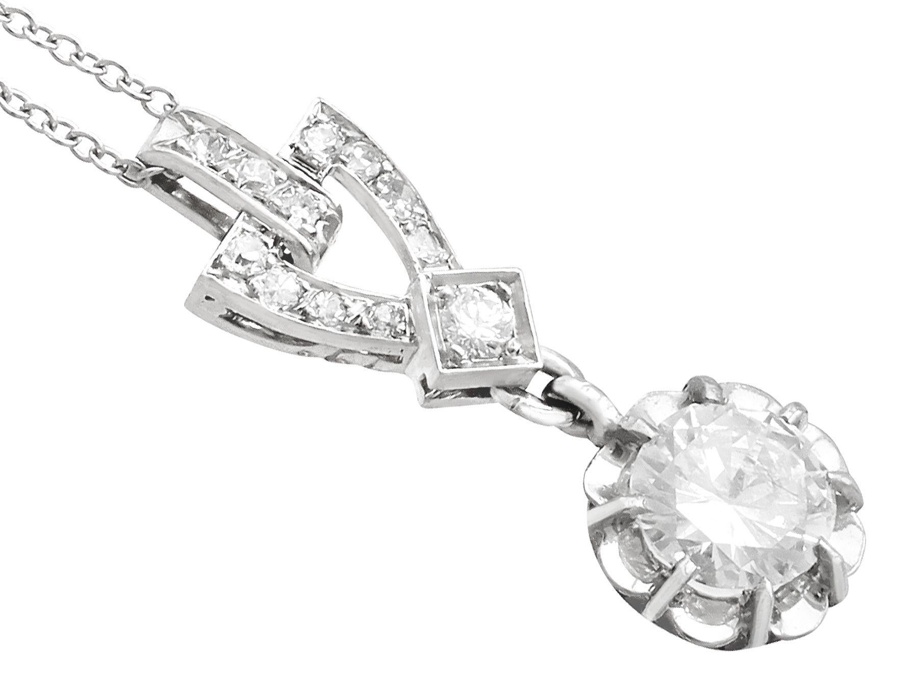 Antique 1930s French Diamond and Platinum Pendant In Excellent Condition In Jesmond, Newcastle Upon Tyne