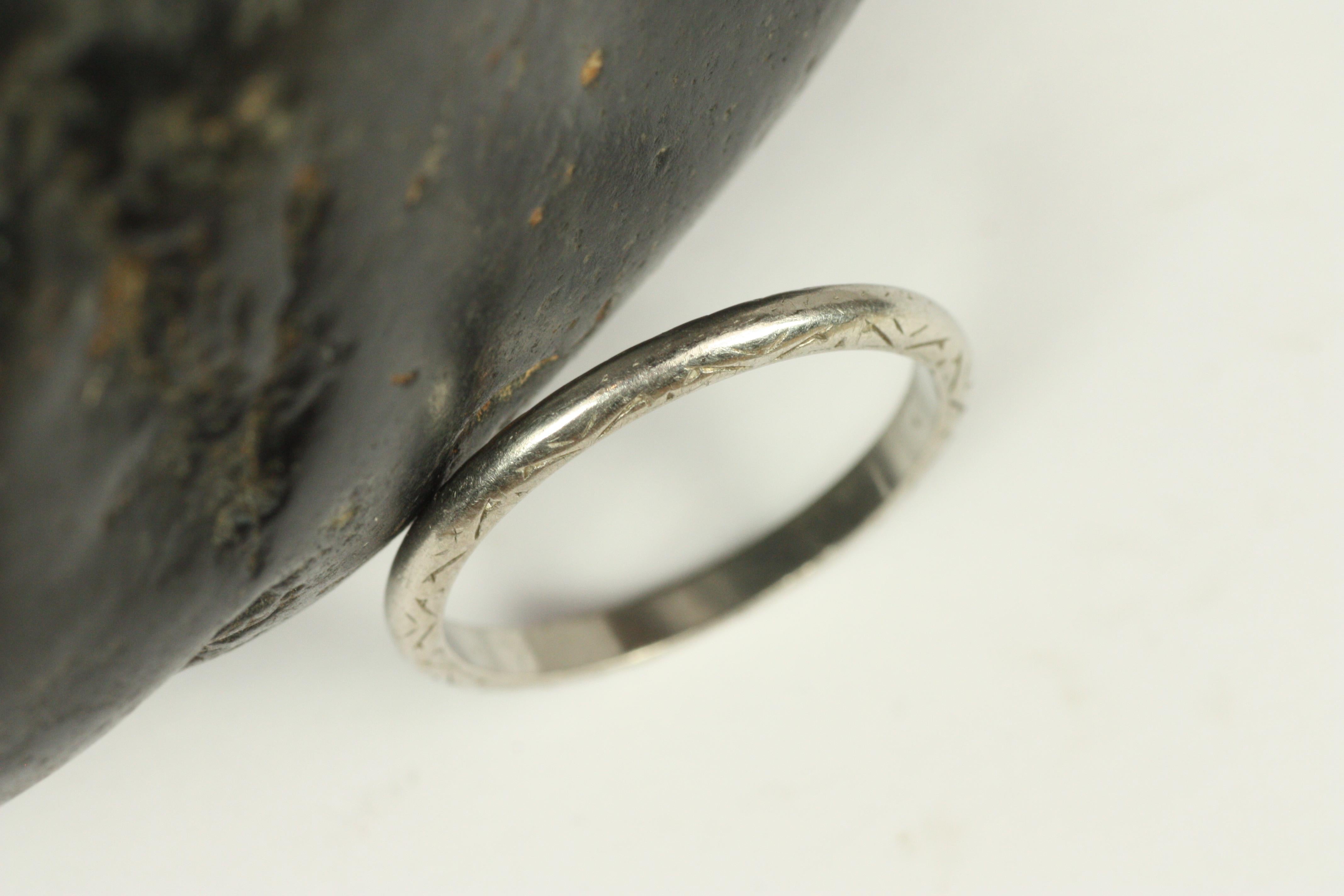 Antique 1930s Geometric Engraved Platinum Wedding Band For Sale 2