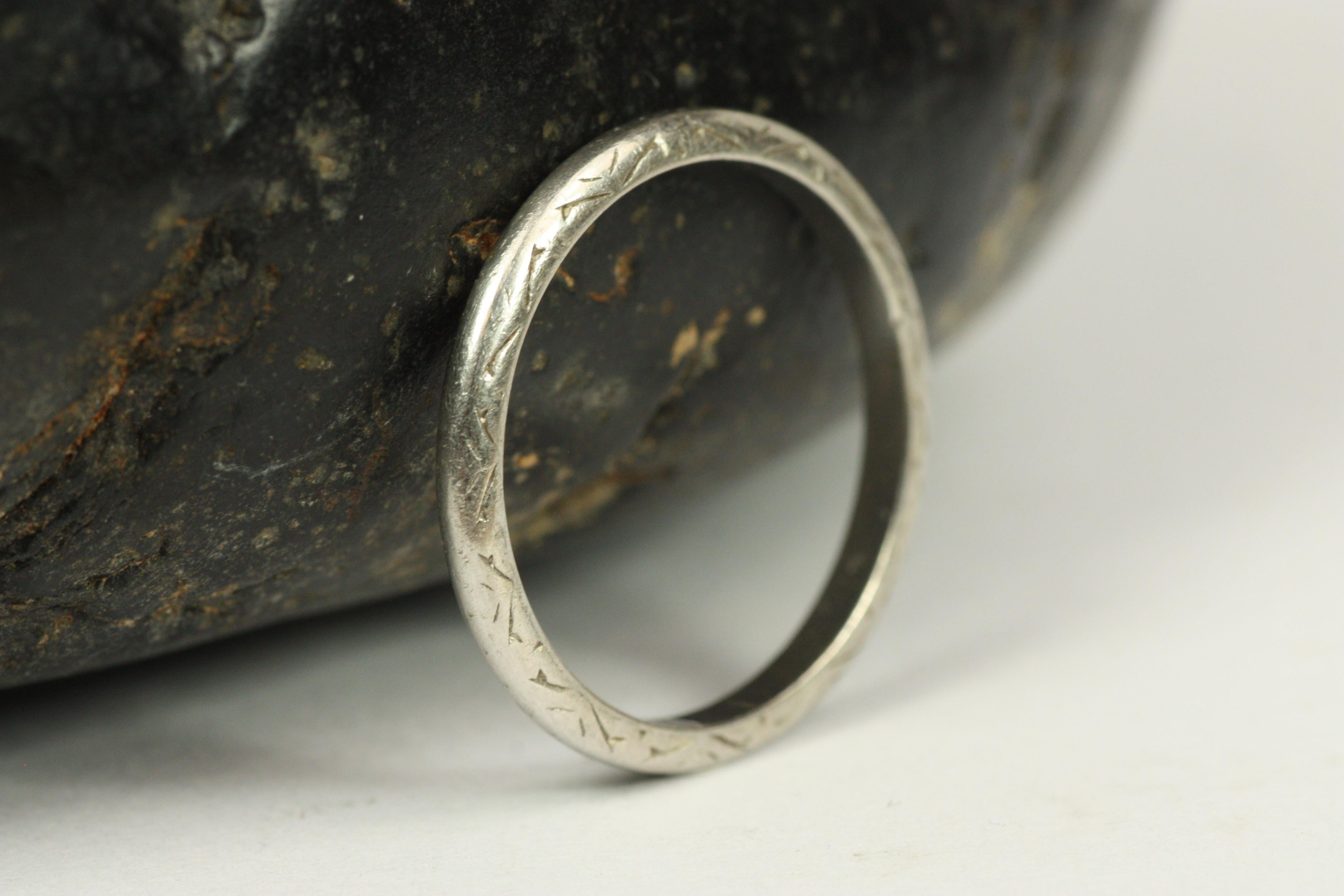 Antique 1930s Geometric Engraved Platinum Wedding Band For Sale 3