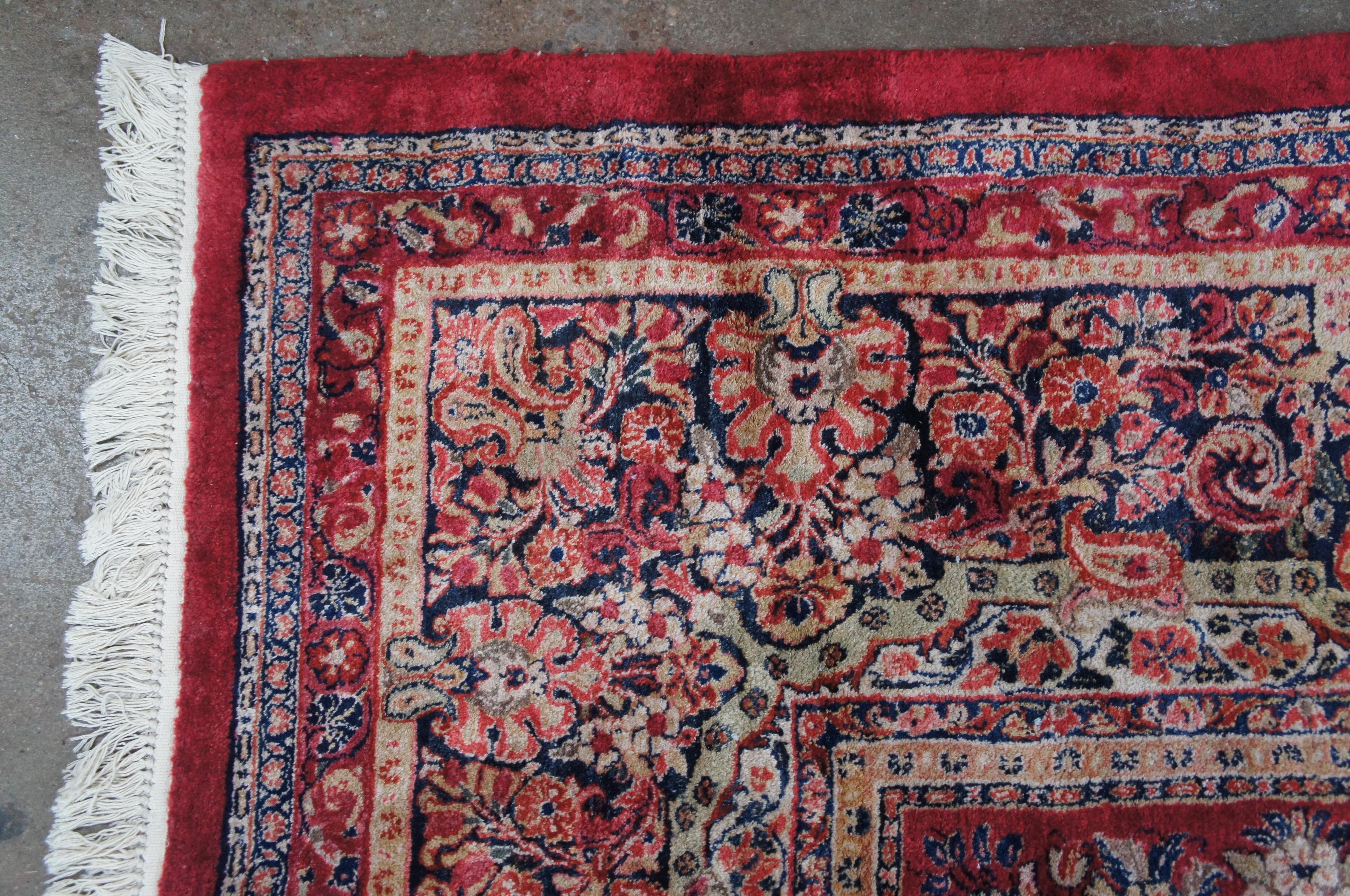 Tappeto Sarouk persiano del 1930 in cotone e lana con motivi floreali, 14' x 18' in vendita 1