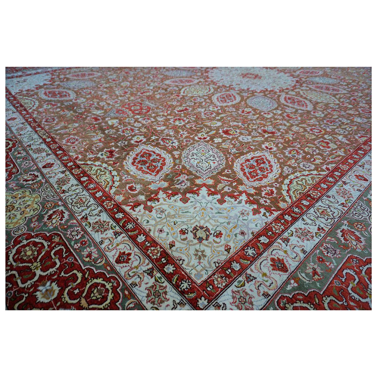Antiker persischer Tabriz-Teppich 10x14 aus den 1930er Jahren, braun, rot und dunkelgrün, handgefertigt im Angebot 2