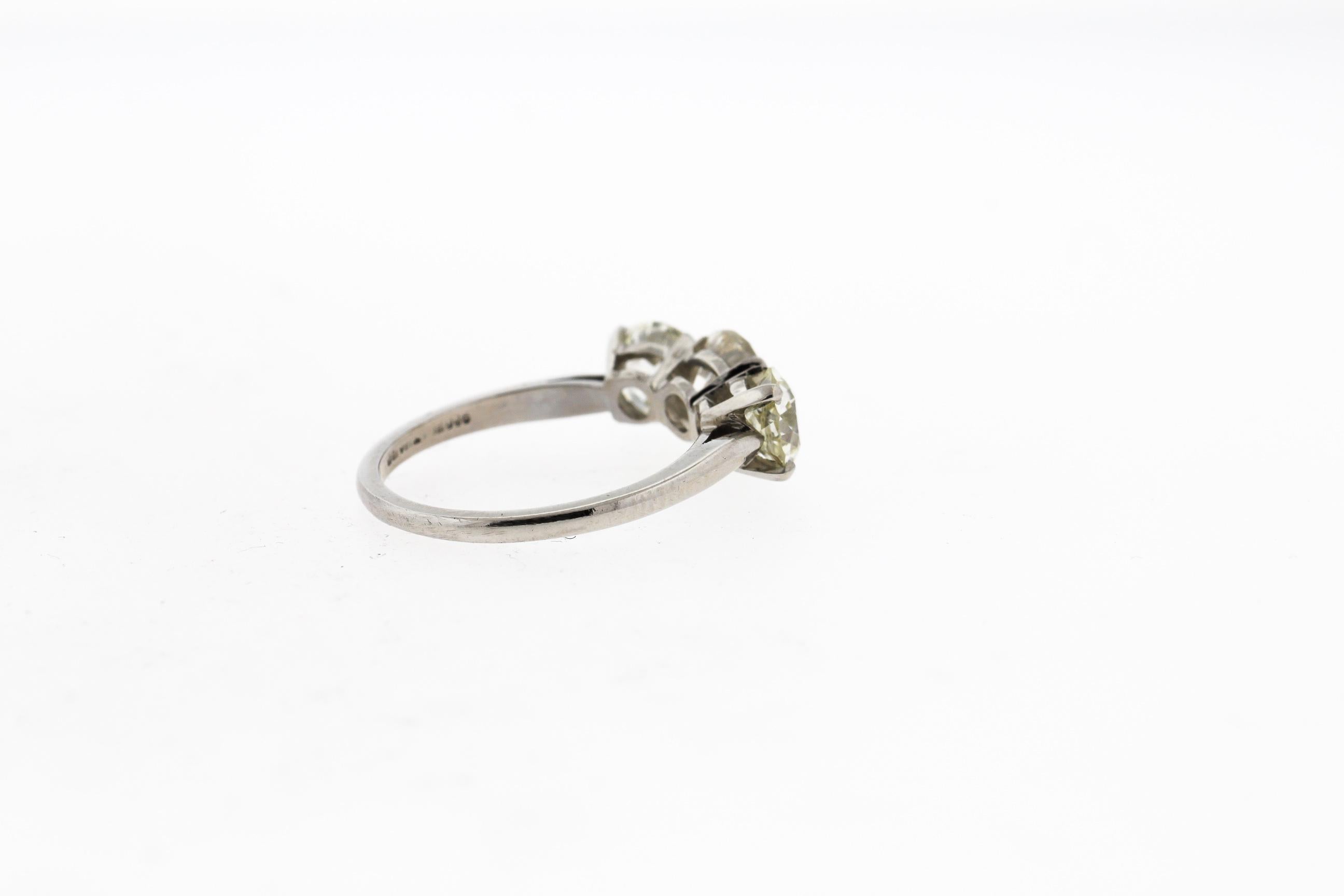 Antique 1930s Platinum Old European Cut Diamond Three-Stone Ring 4