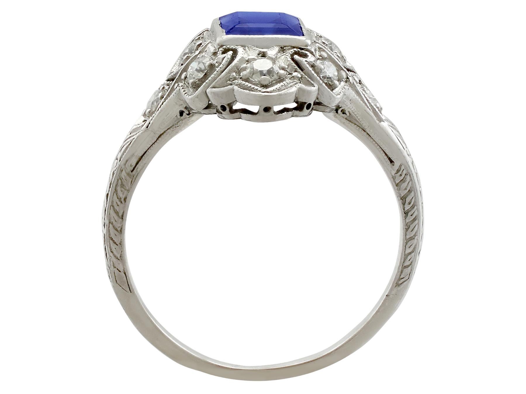 Antique 1930s Sapphire and Diamond Platinum Cocktail Ring In Excellent Condition In Jesmond, Newcastle Upon Tyne