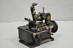 Ancienne machine à coudre à surjet Singer 81-K78 des années 1930 fabriquée en Grande-Bretagne