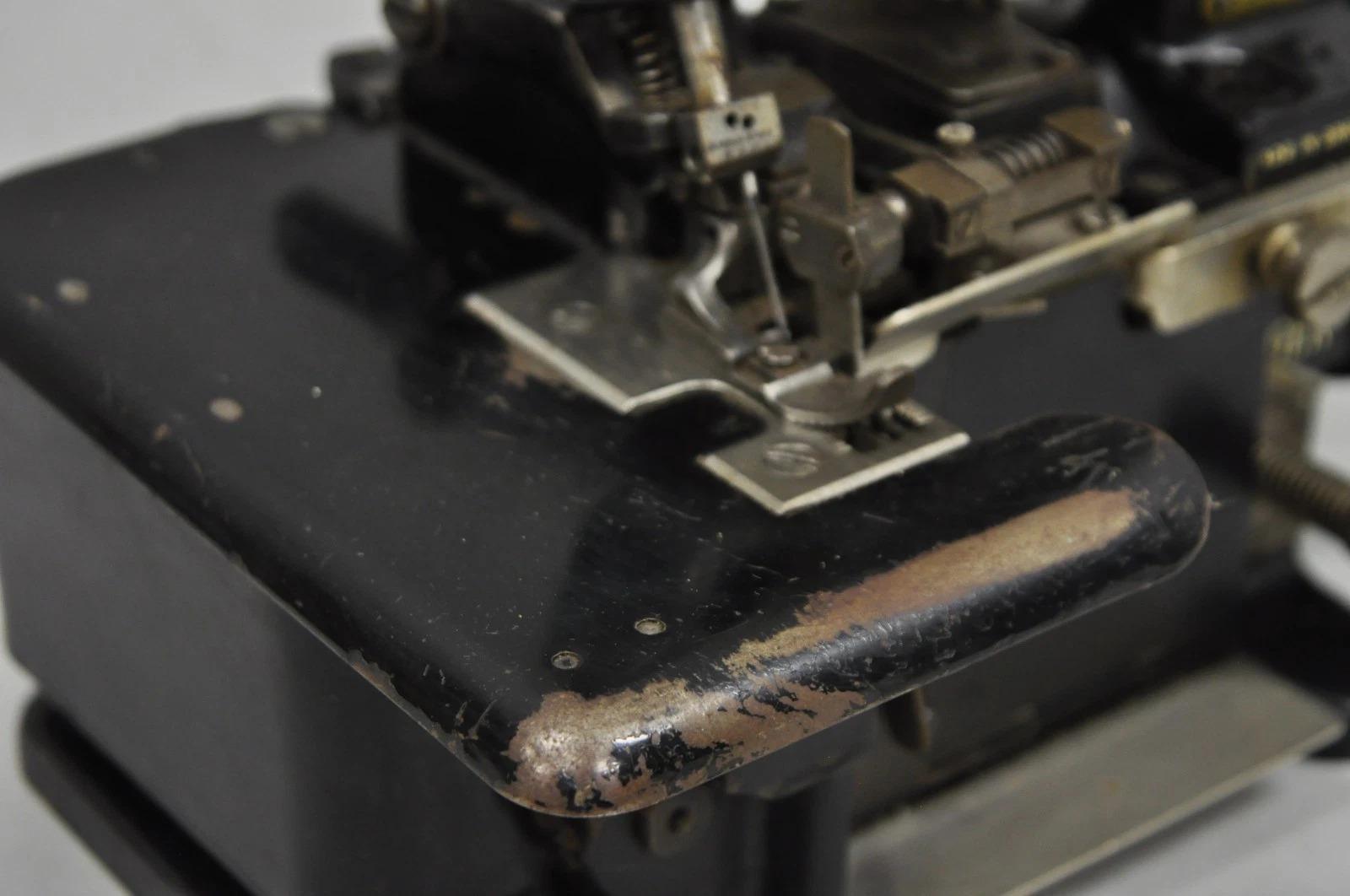 Antigua máquina de coser overlock Singer 81-K78 de los años 30, fabricada en Gran Bretaña en venta 1