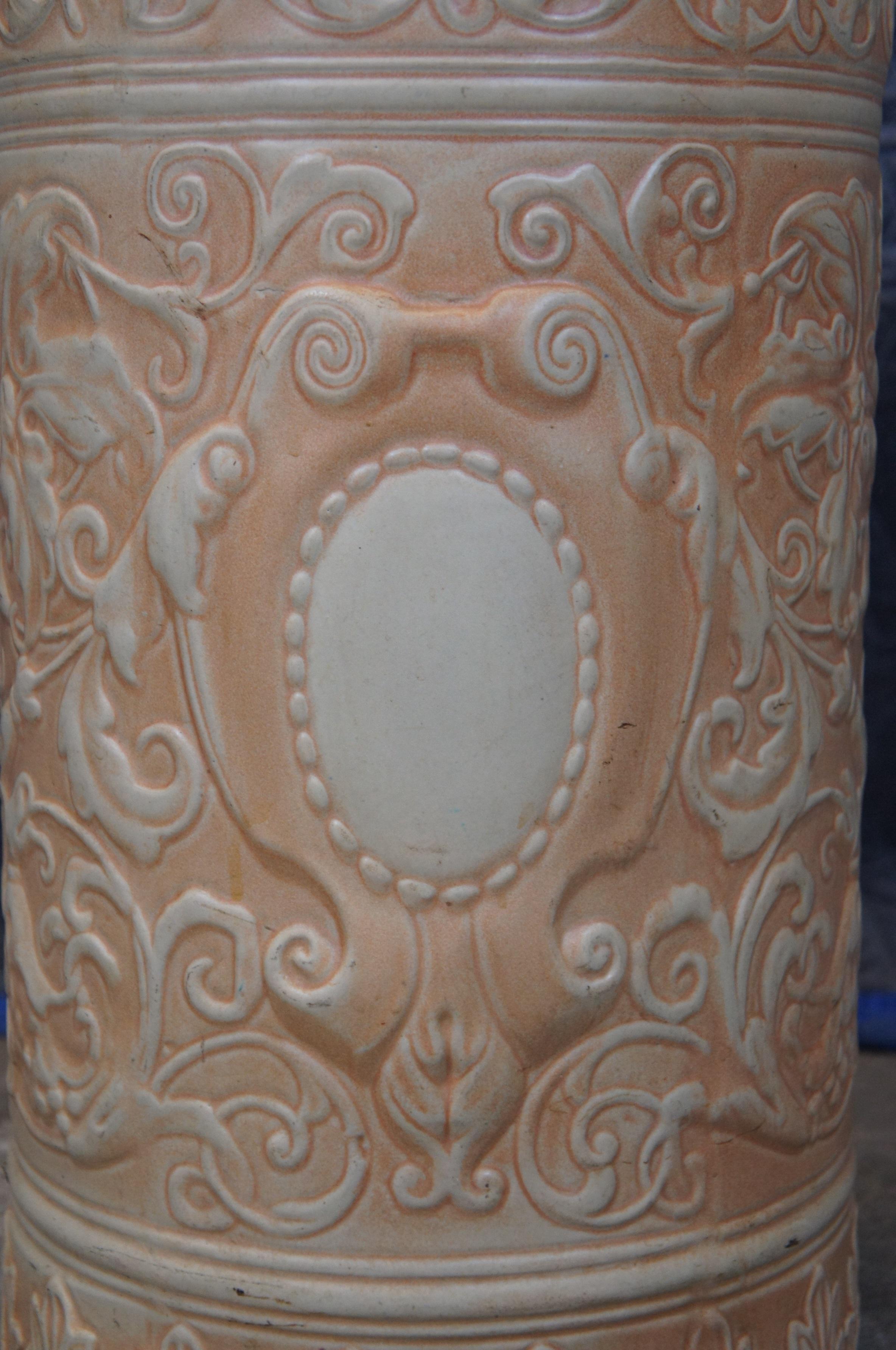Milieu du XXe siècle 1930s Weller Pottery Néoclassique Acanthus Umbrella Cane Stand 20