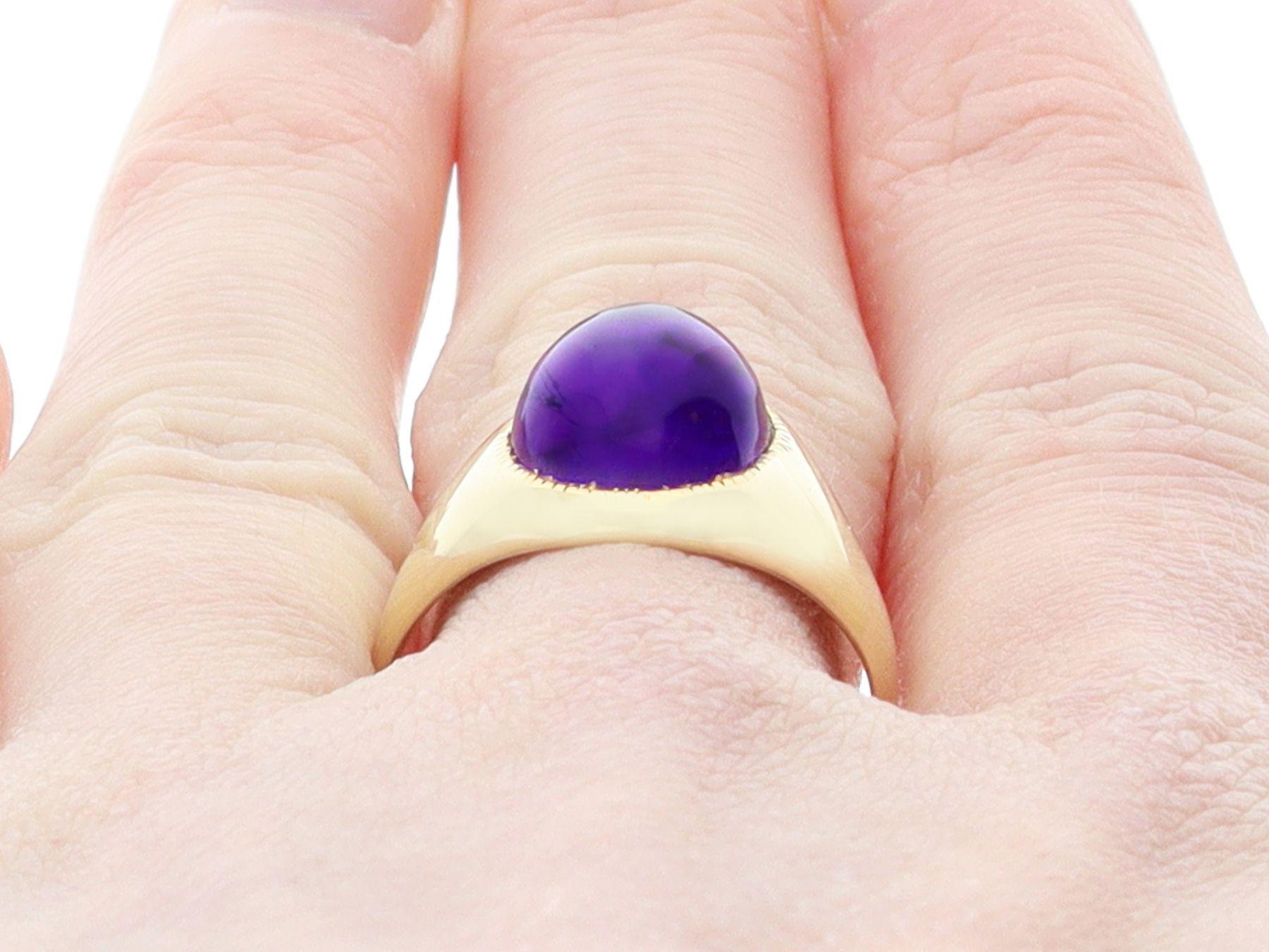 Women's or Men's Antique 1936 4.33 Carat Amethyst and Yellow Gold Signet Ring