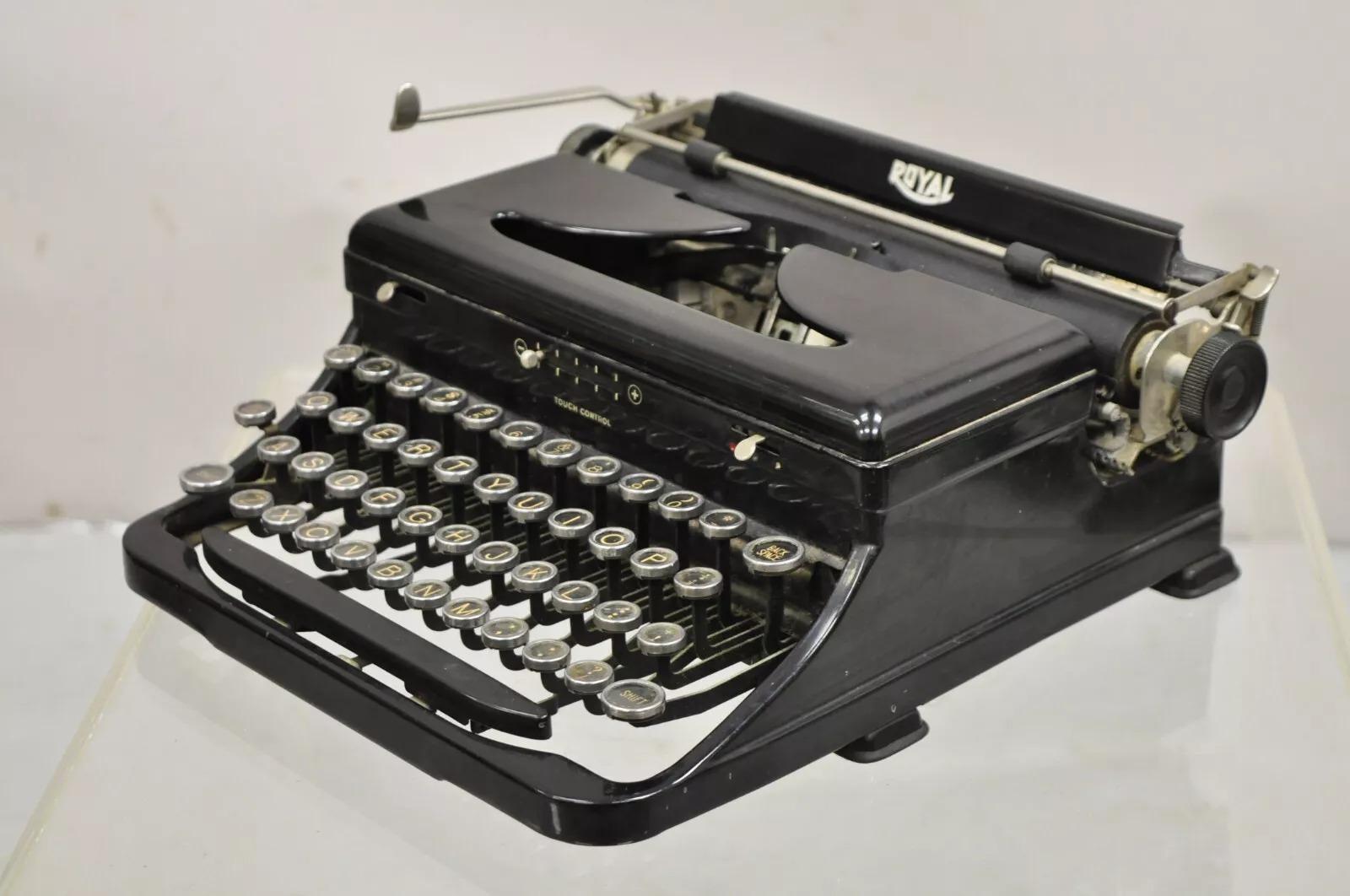 Antique 1938 Royal Model O Vintage Art Deco Black Portable Typewriter For Sale 7