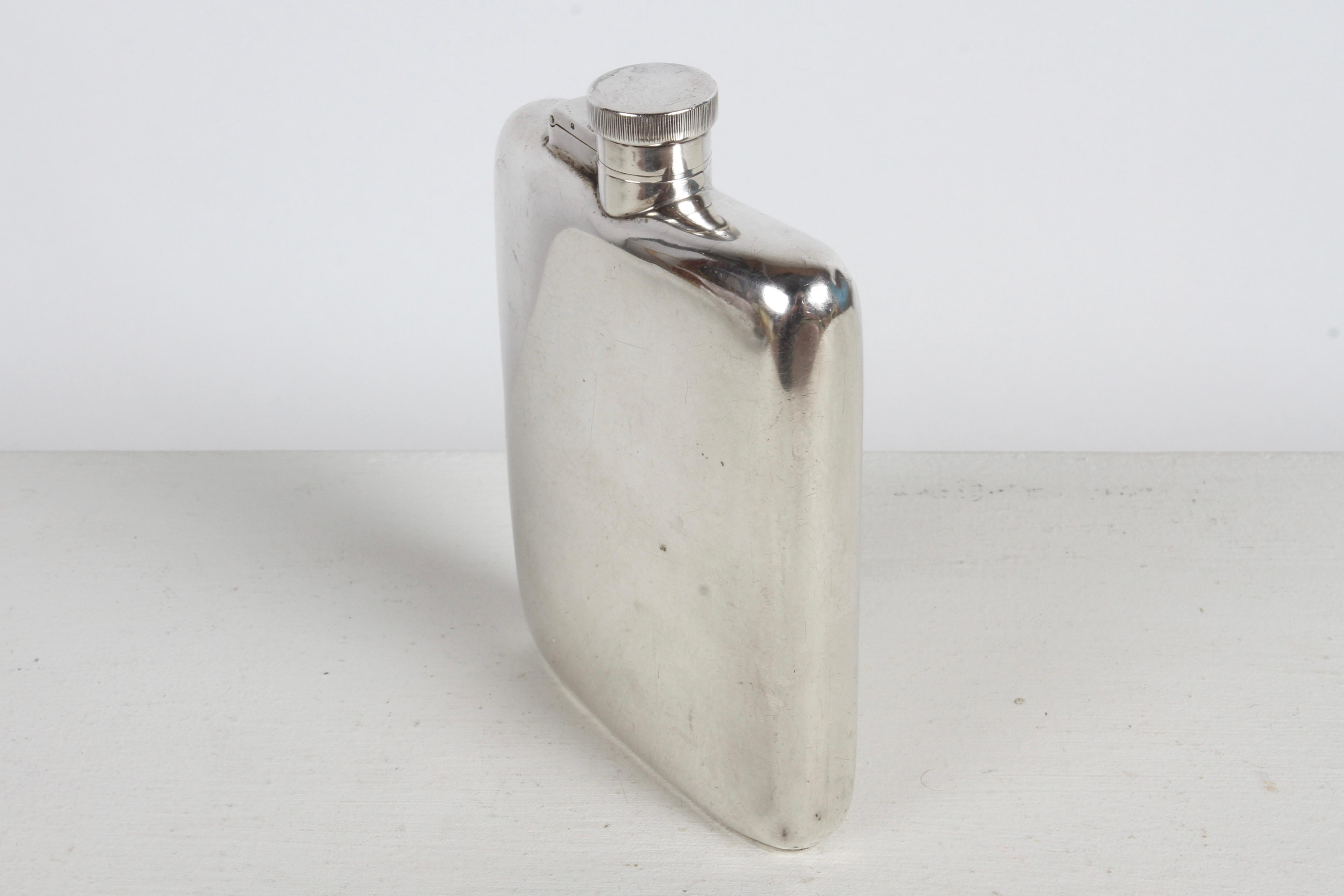Antique 1940s Gentleman's Sterling Silver Pocket or Hip Flask by Asprey London  In Good Condition For Sale In St. Louis, MO