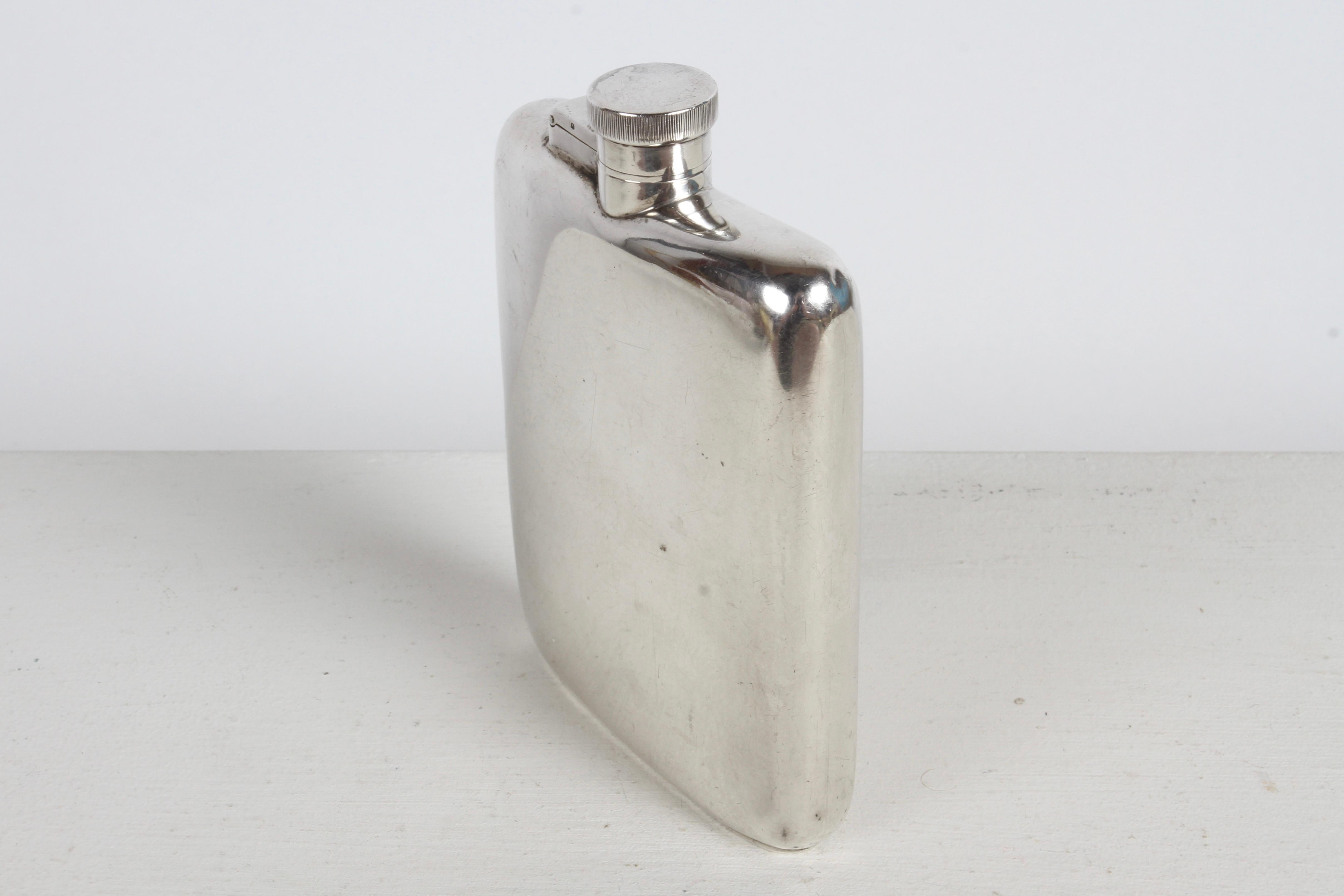 Antique 1940s Gentleman's Sterling Silver Pocket or Hip Flask by Asprey London In Good Condition For Sale In St. Louis, MO