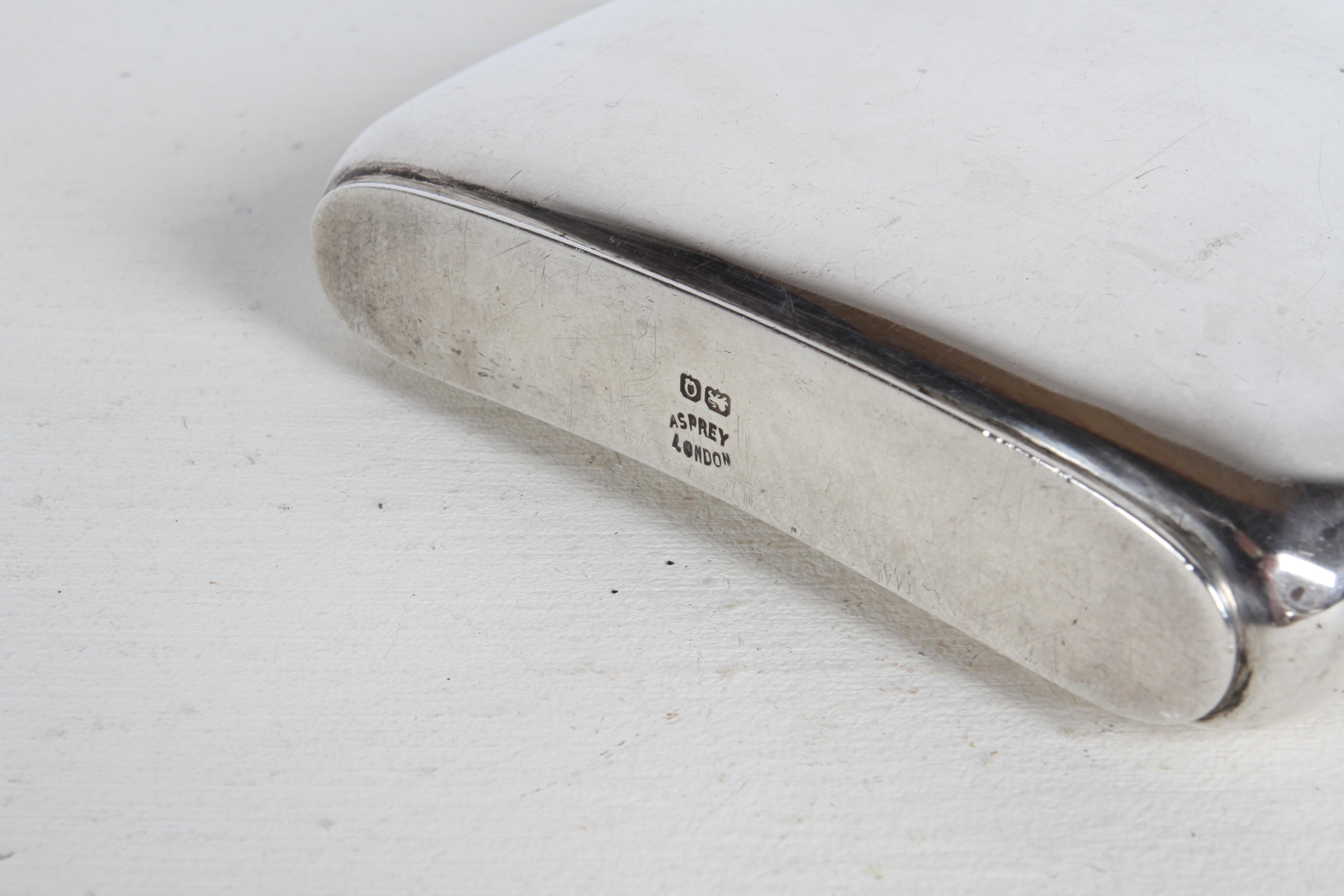 Antique 1940s Gentleman's Sterling Silver Pocket or Hip Flask by Asprey London For Sale 4
