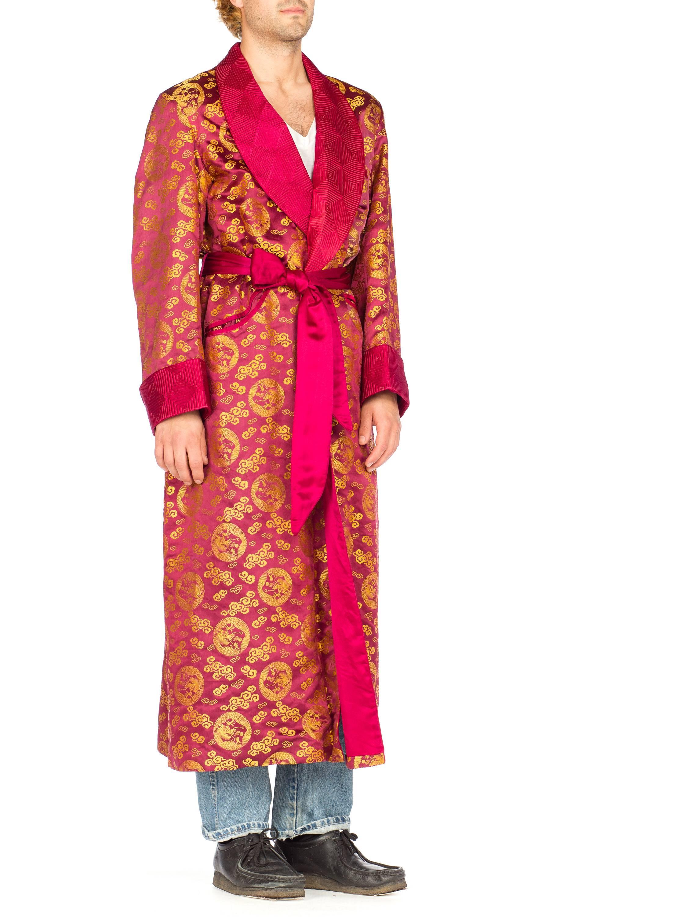 Antique 1940s mens Chinese Silk Robe 