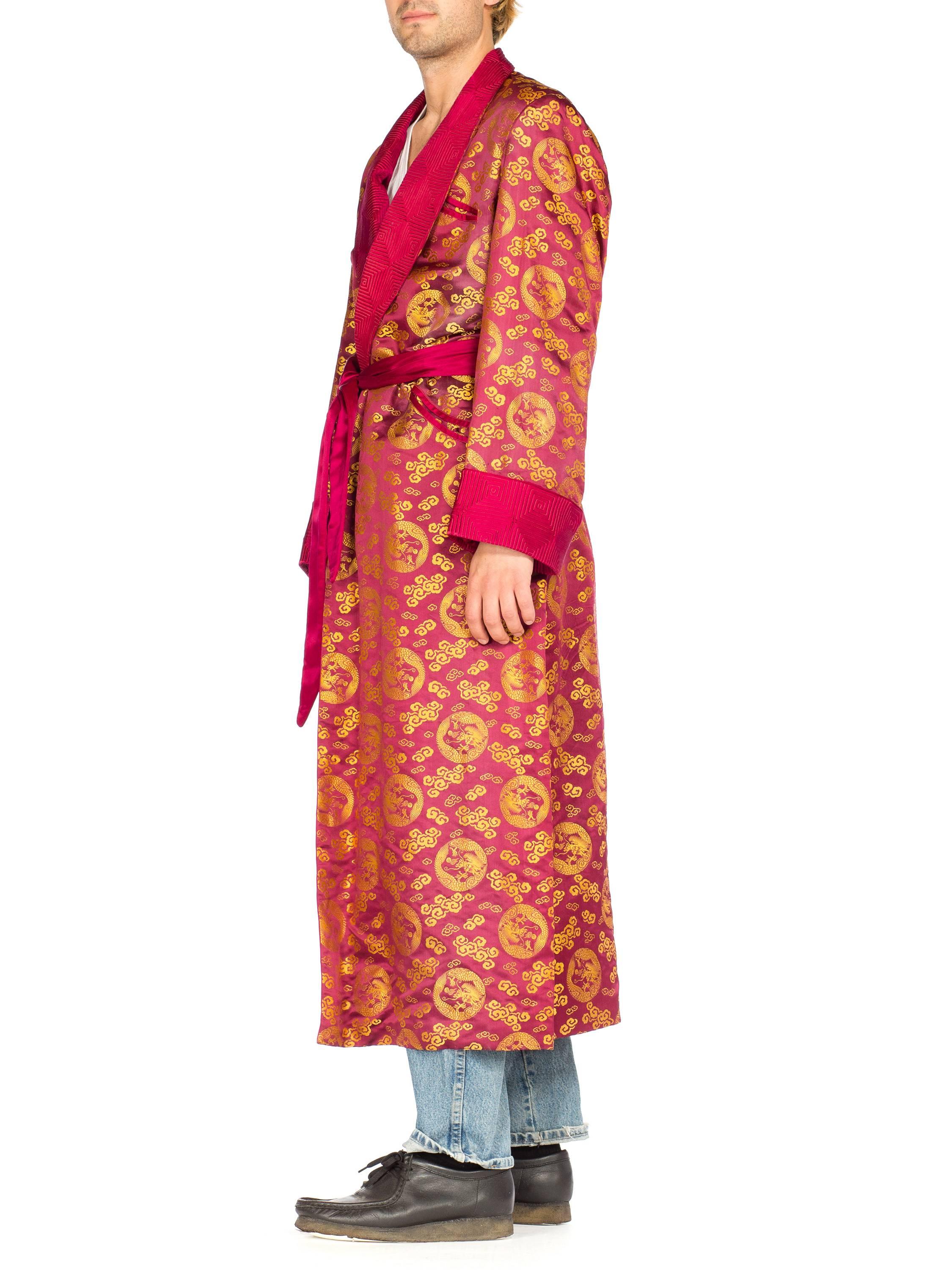 Red Antique mens Chinese Silk Robe, 1940s 
