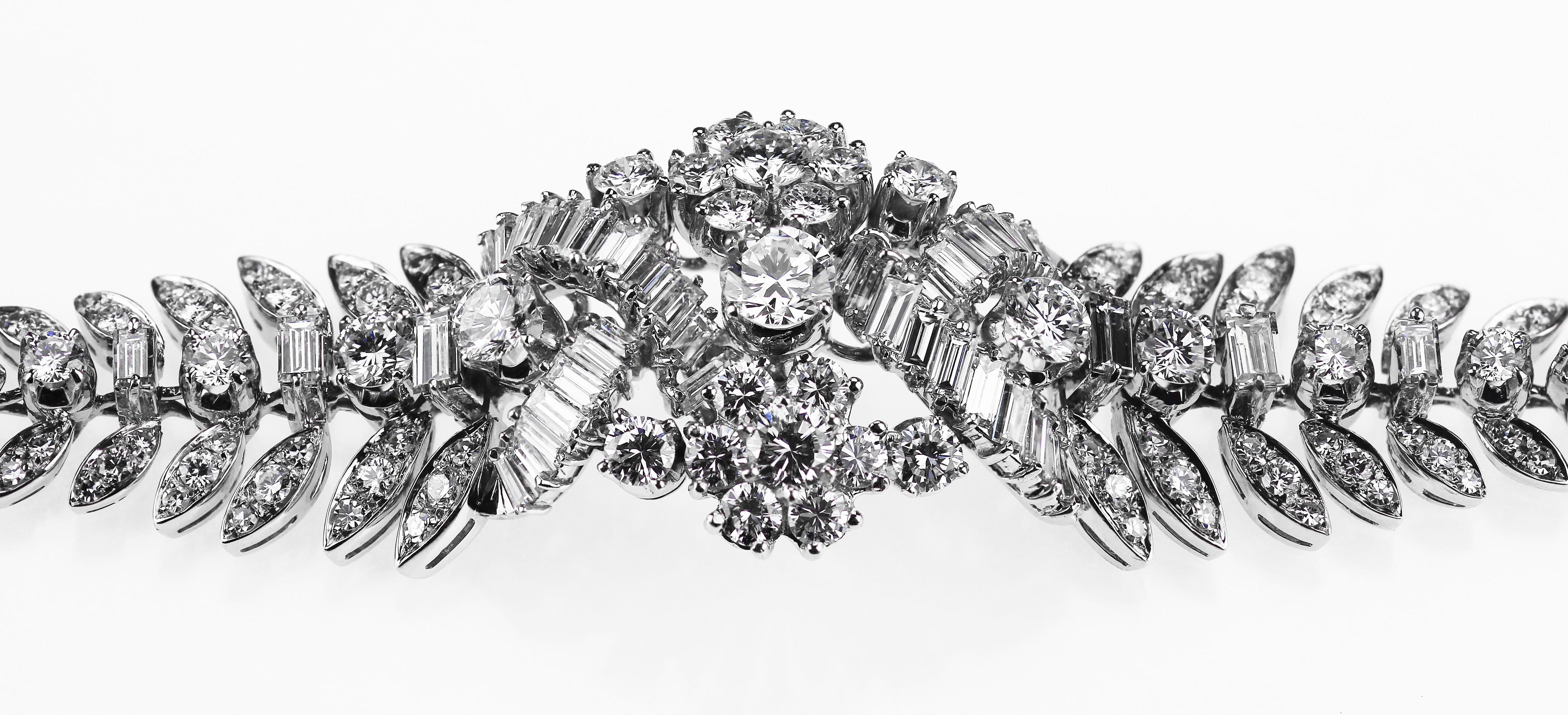 Antique 1950 Diamond Statement/Cocktail Flower Leaves Bracelet in 18k White Gold In Excellent Condition In London, GB