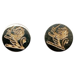 Vintage 1950s Grogan Hand Engraved Heraldic Lion Yellow Gold Round Disc Studs