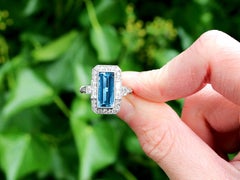 Antico anello da cocktail in platino con acquamarina e diamante da 1.97 carati
