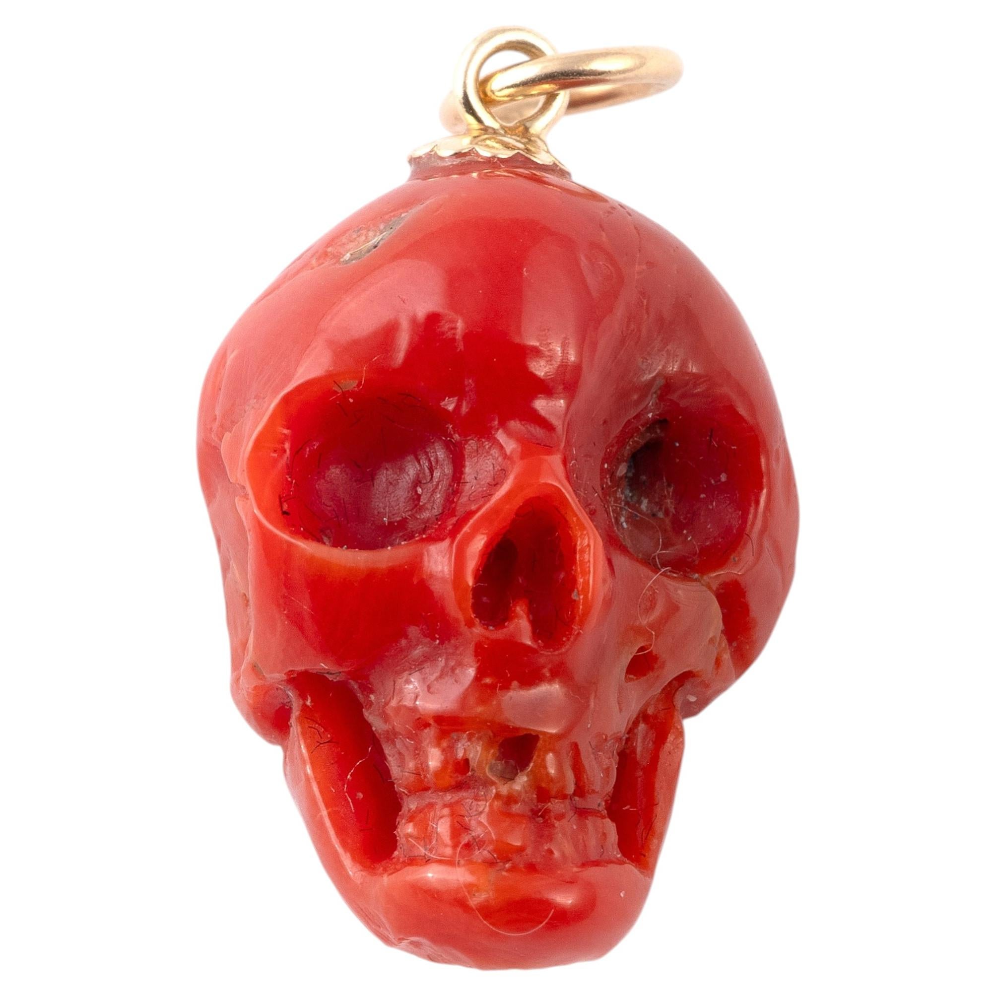 Antique 1970s Yellow Gold Red Coral Skull Pendant Necklace, 2.5cm