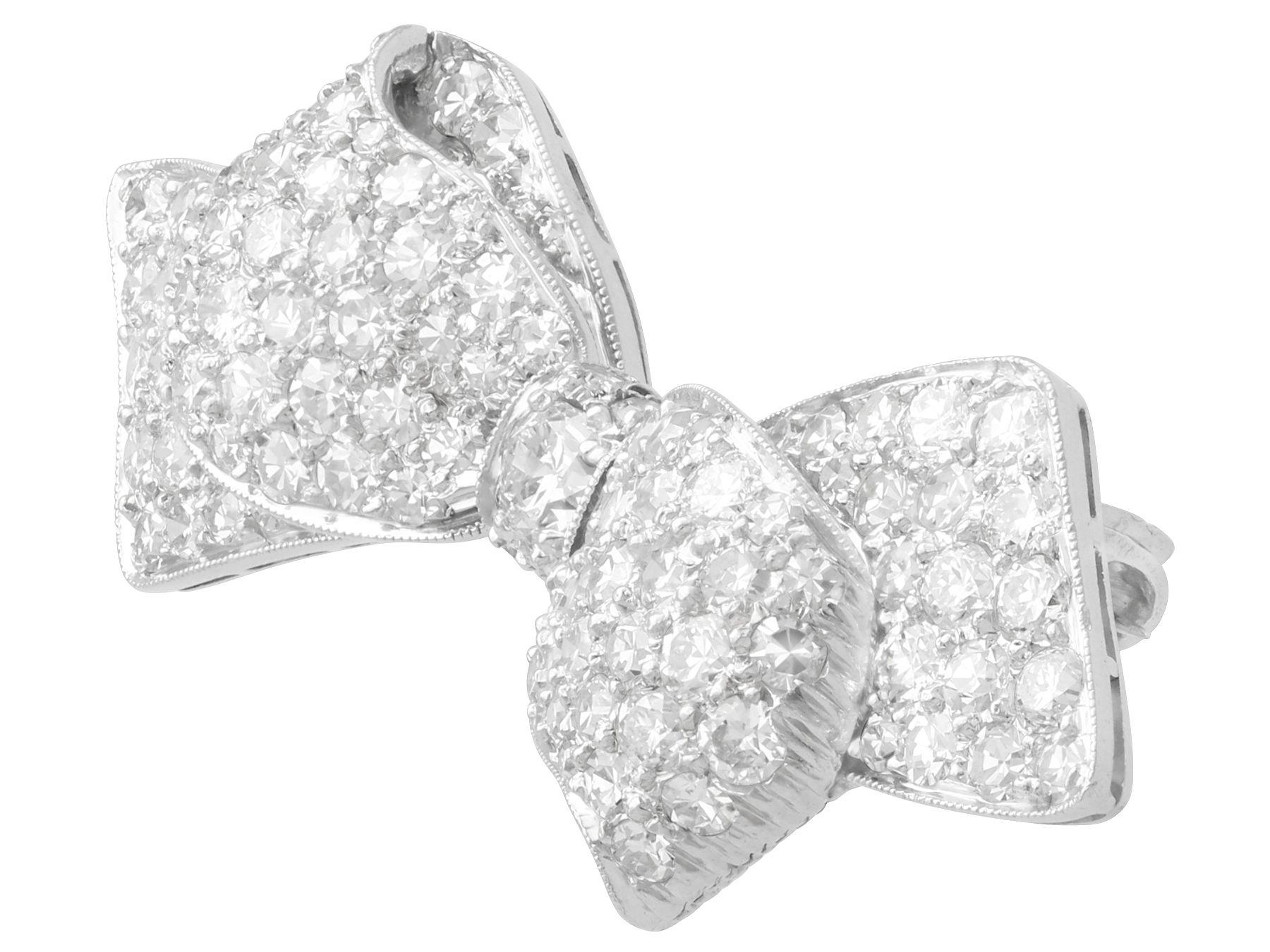 Antique 1.99 Carat Diamond and Platinum Bow Brooch Circa 1900 In Excellent Condition For Sale In Jesmond, Newcastle Upon Tyne