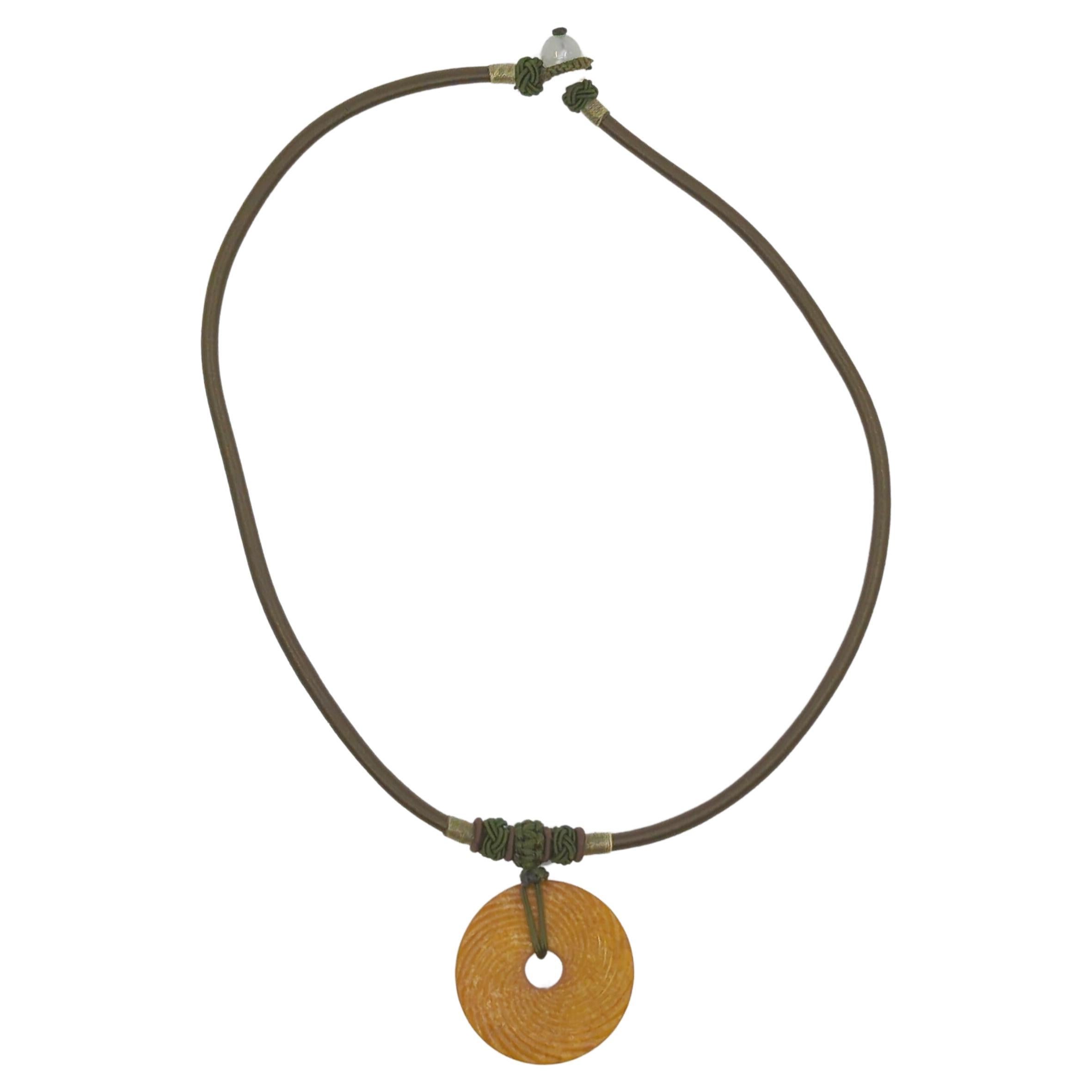 Antike chinesische Russet Jade geschnitzte konzentrische Bi-Scheiben-Anhänger-Halskette, 19. Jahrhundert, 18