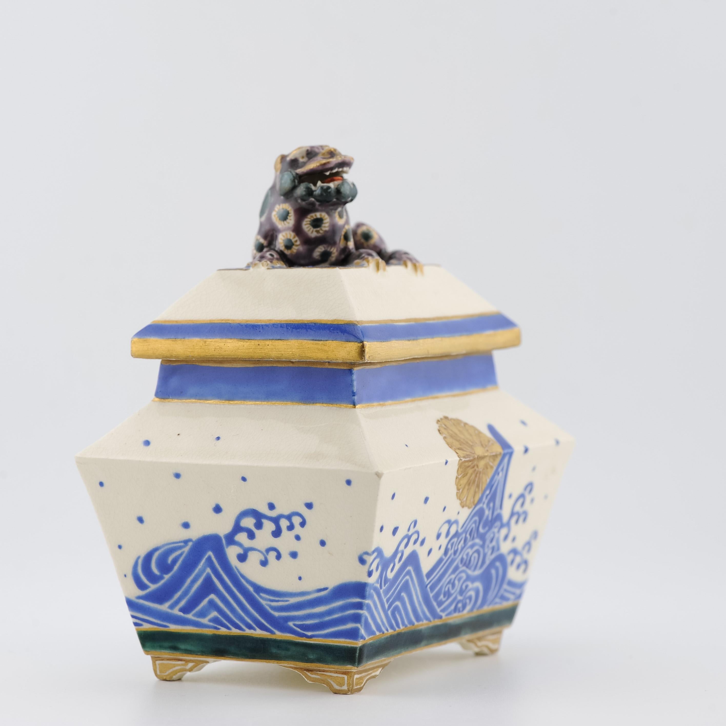 Meiji Antico Satsuma del XIX secolo con coperchio Koro Gosu blu LEONE ONDA INUTILE in vendita
